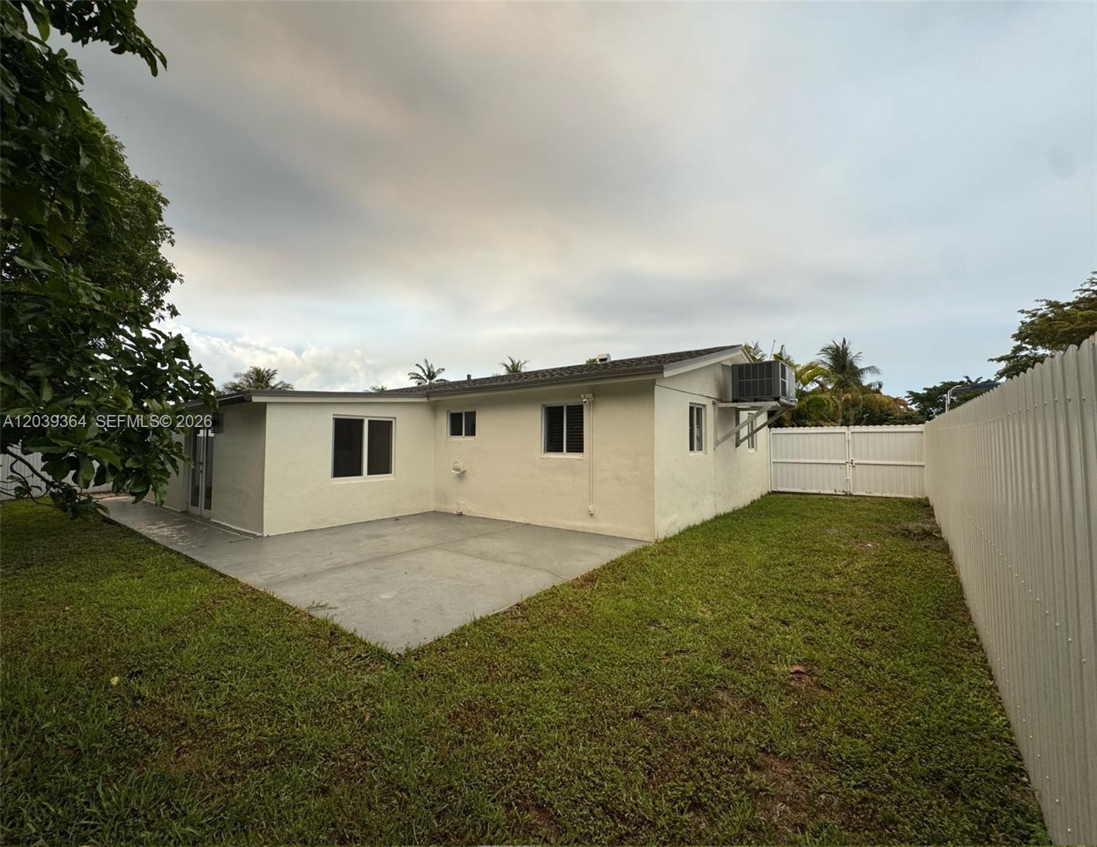 2181 SW 50th Ave