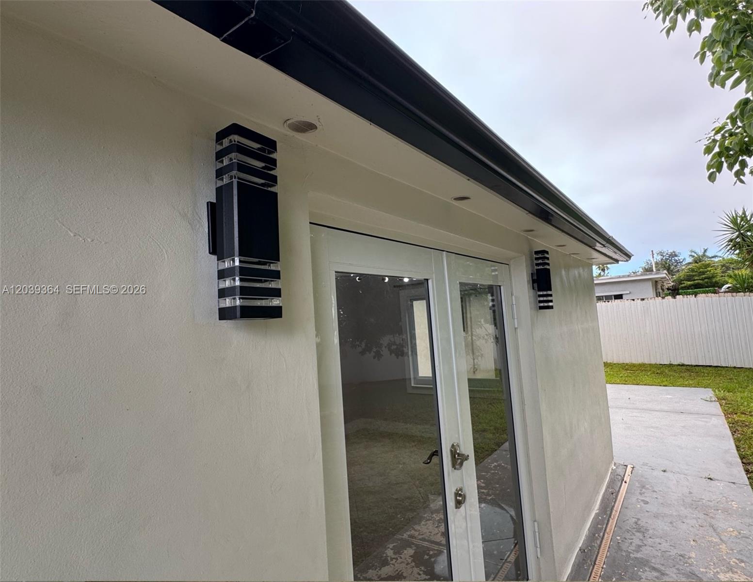 2181 SW 50th Ave