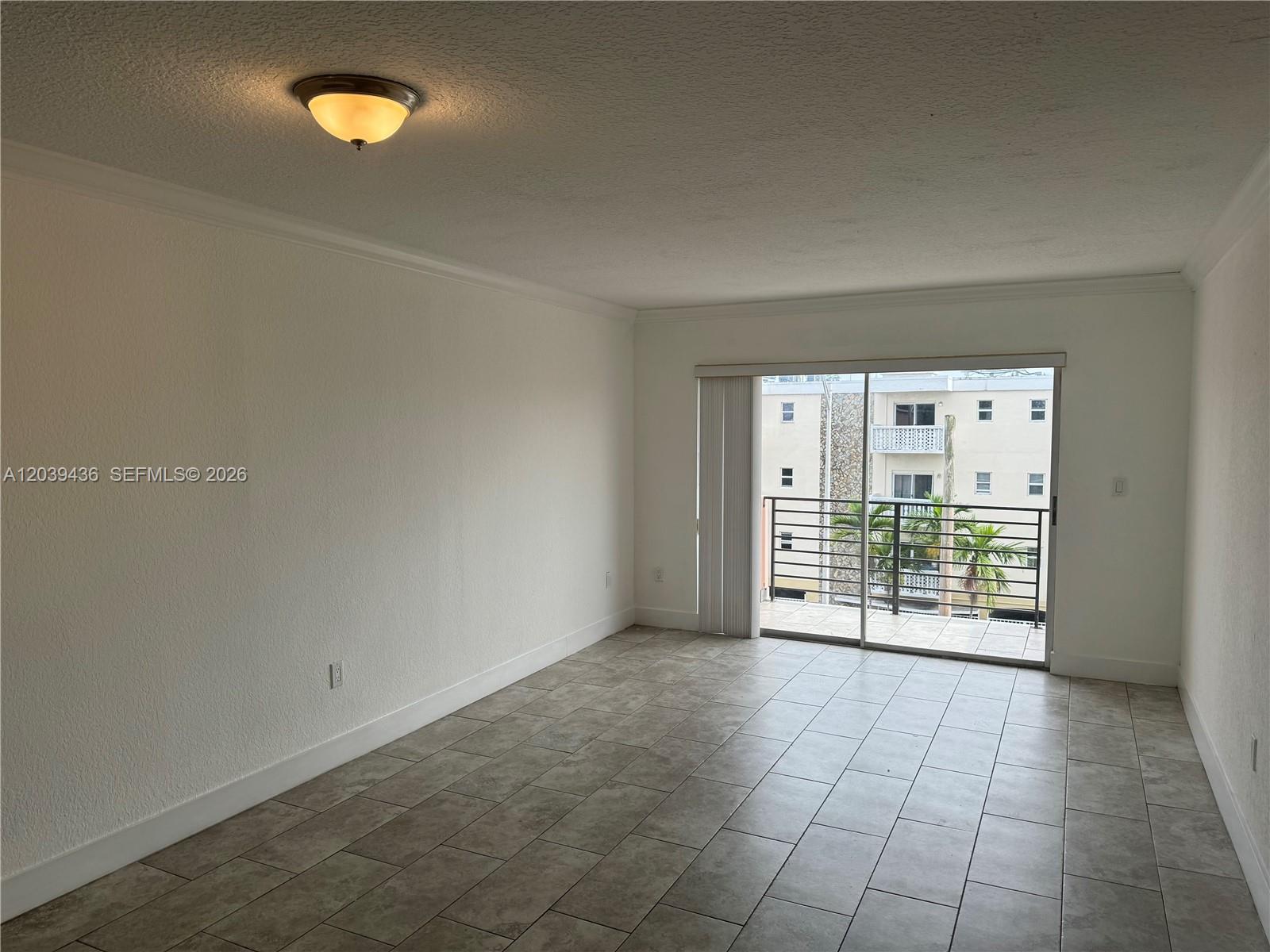 365 NE 125th St # 402