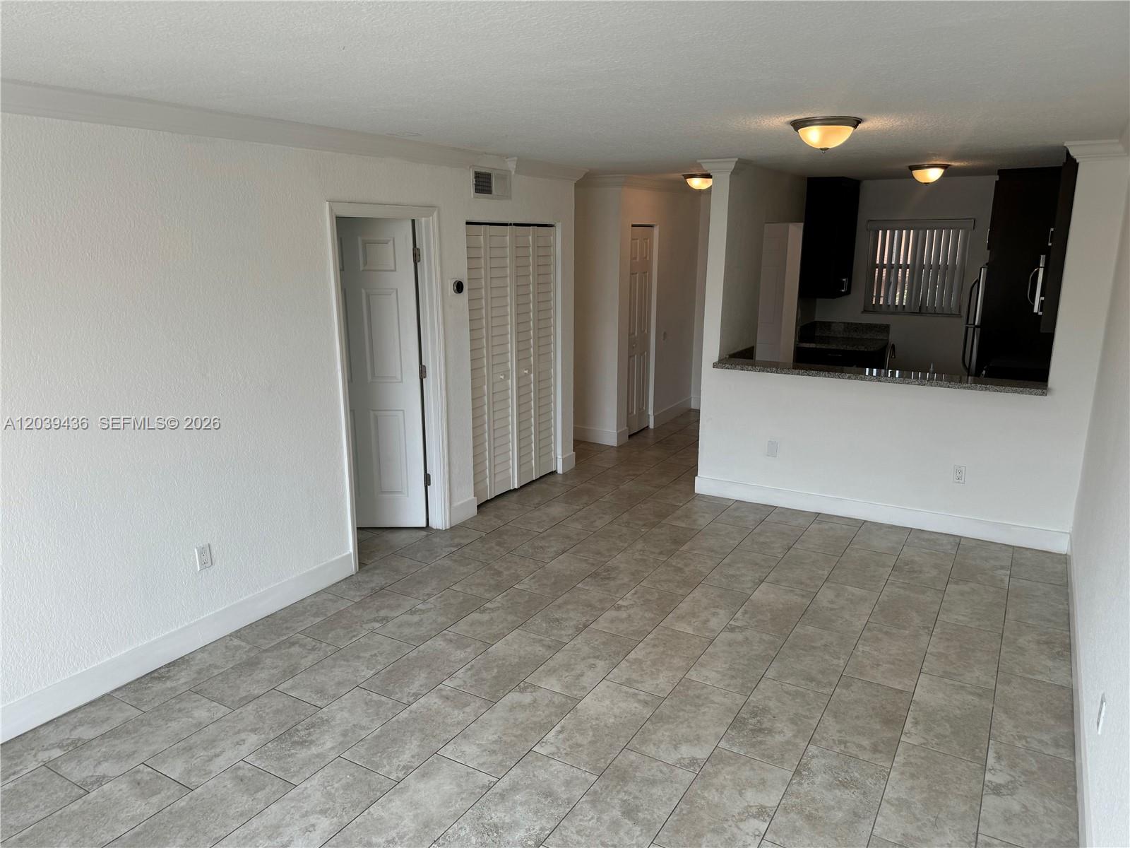 365 NE 125th St # 402