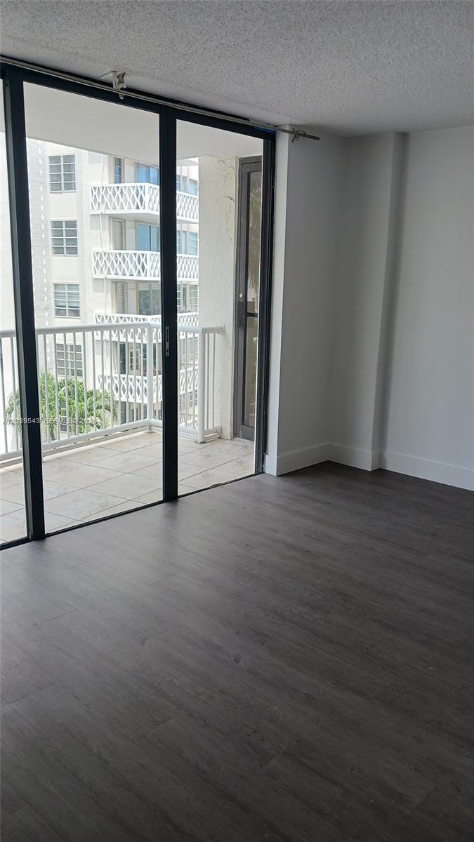 1440 Brickell Bay Dr # 509