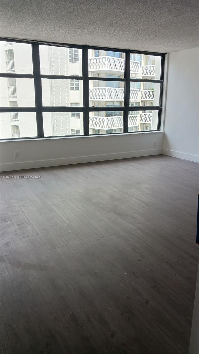 1440 Brickell Bay Dr # 509