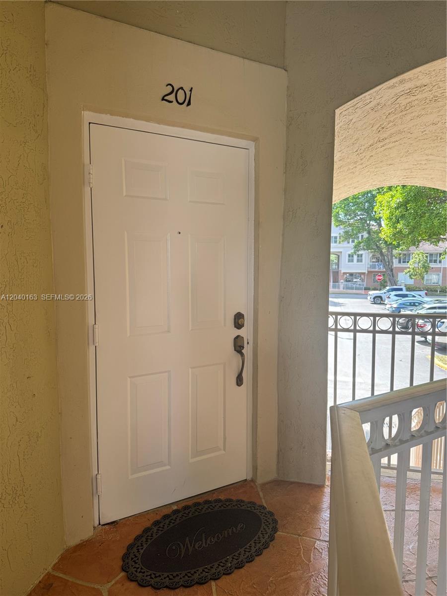 8936 W Flagler St # 201