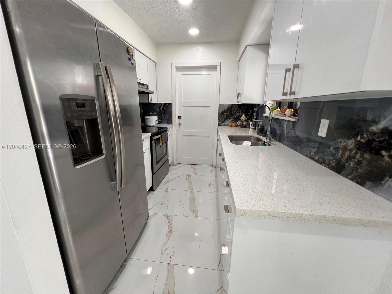 235 SW 18th Ave
