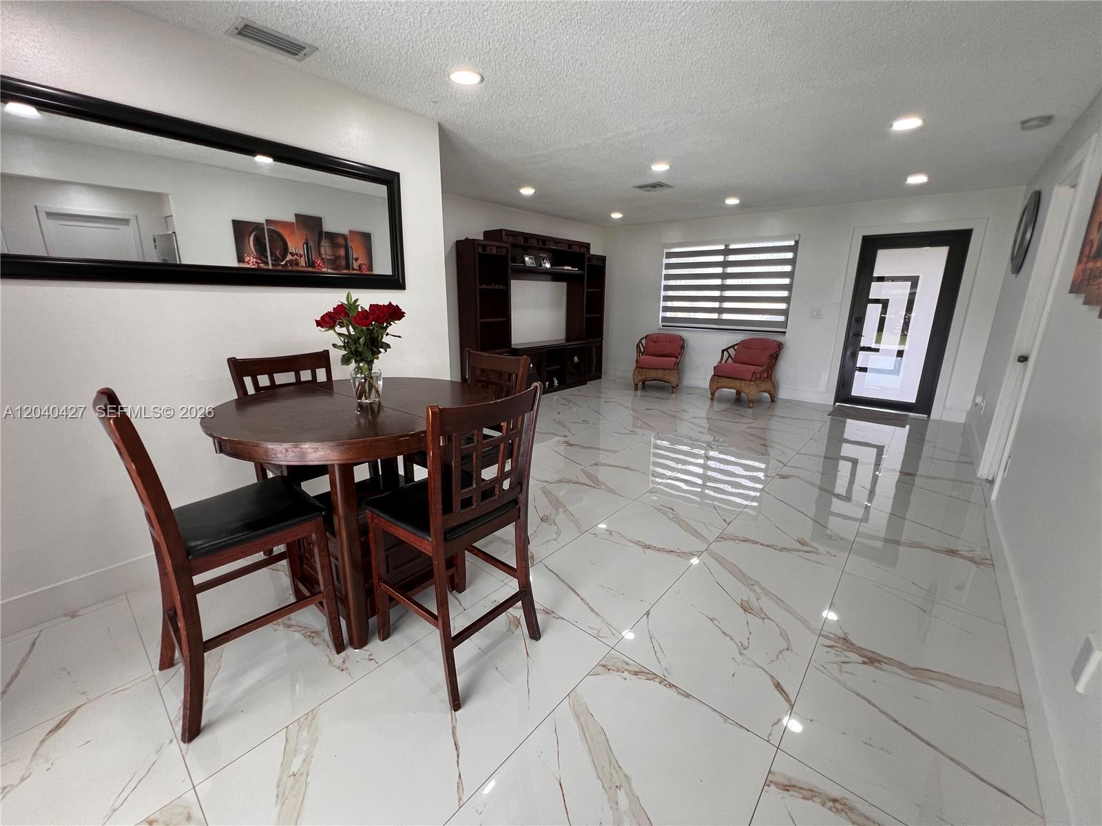 235 SW 18th Ave