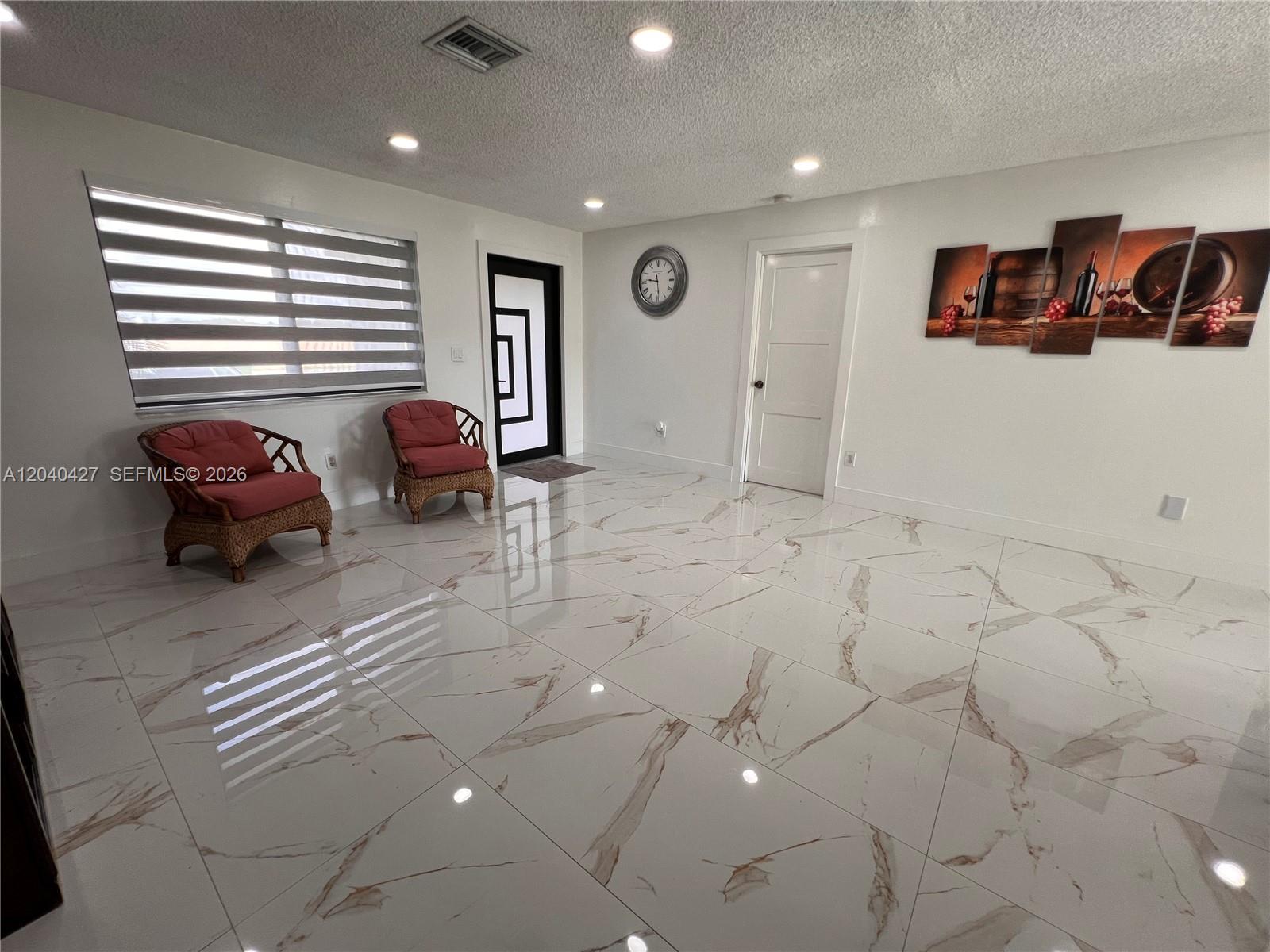 235 SW 18th Ave