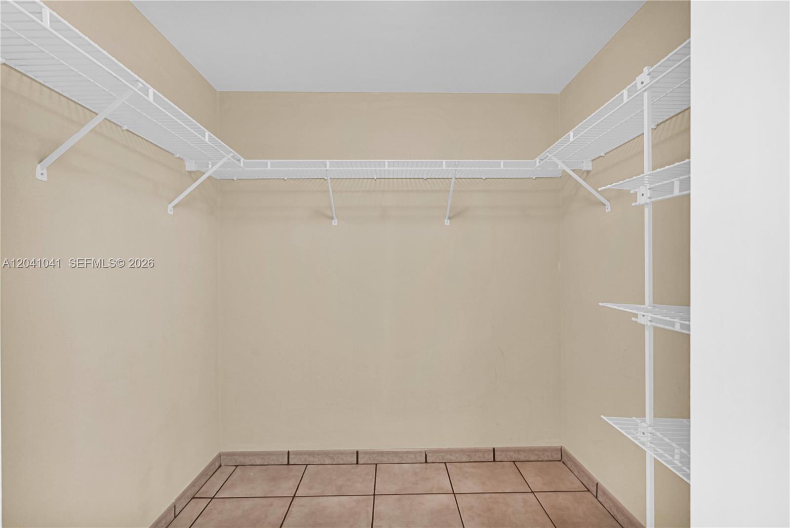 2475 Brickell Ave # 703