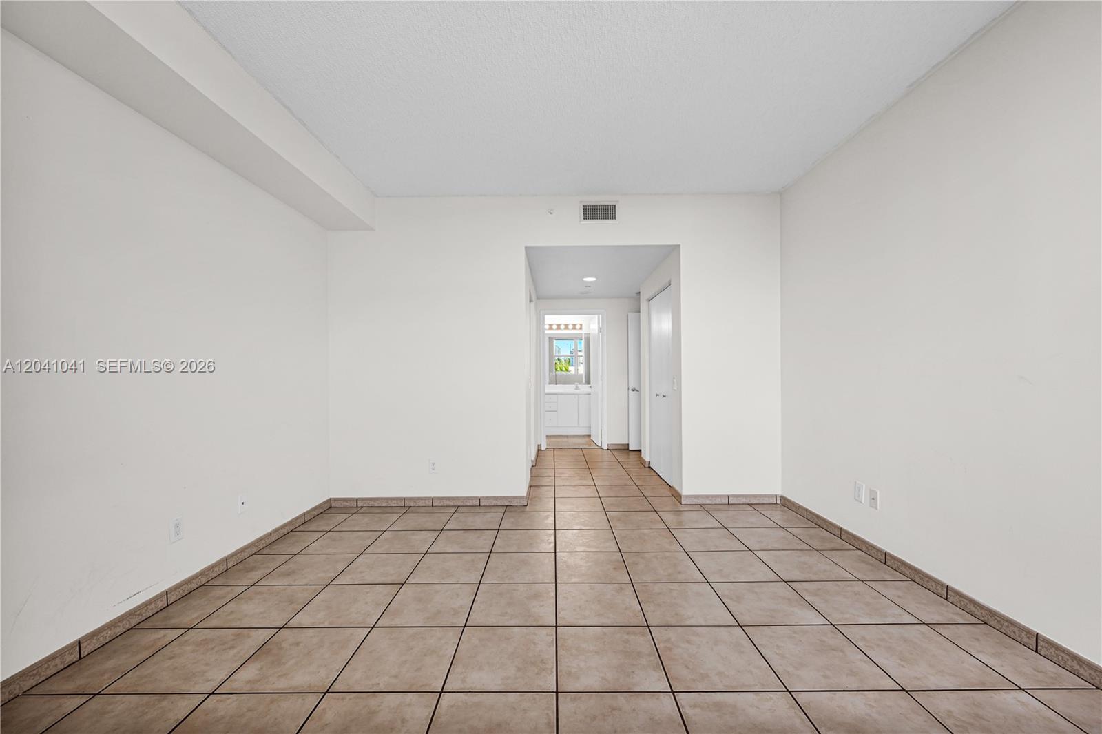 2475 Brickell Ave # 703