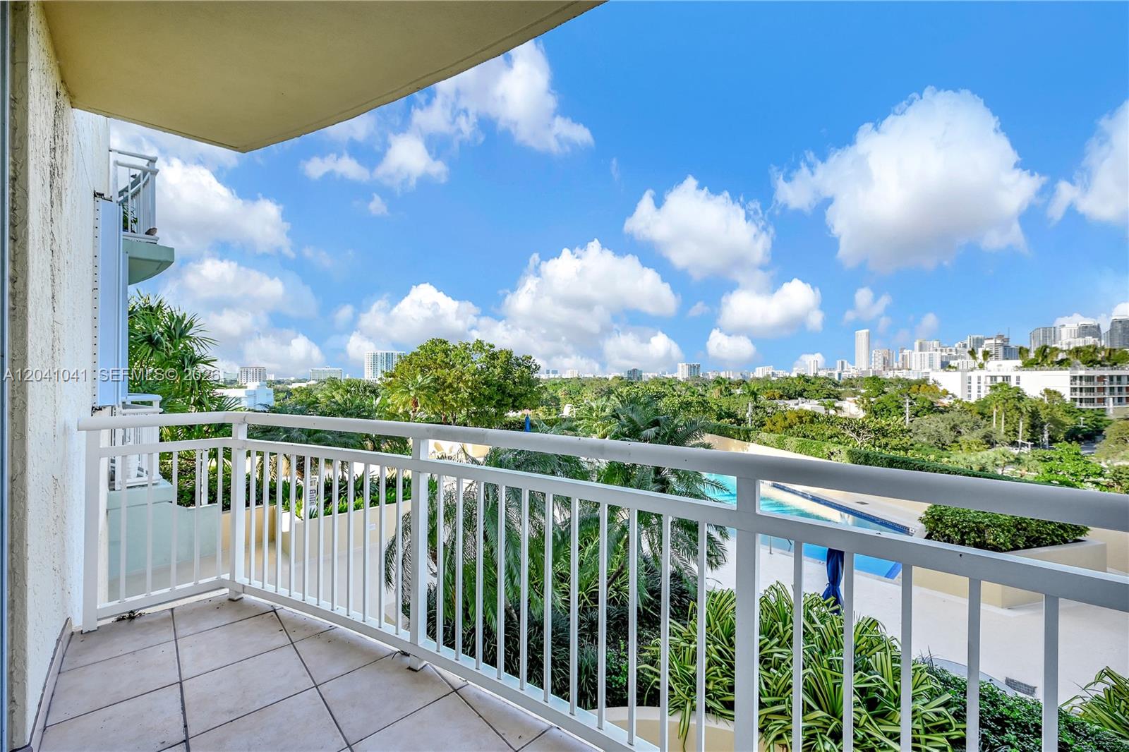 2475 Brickell Ave # 703