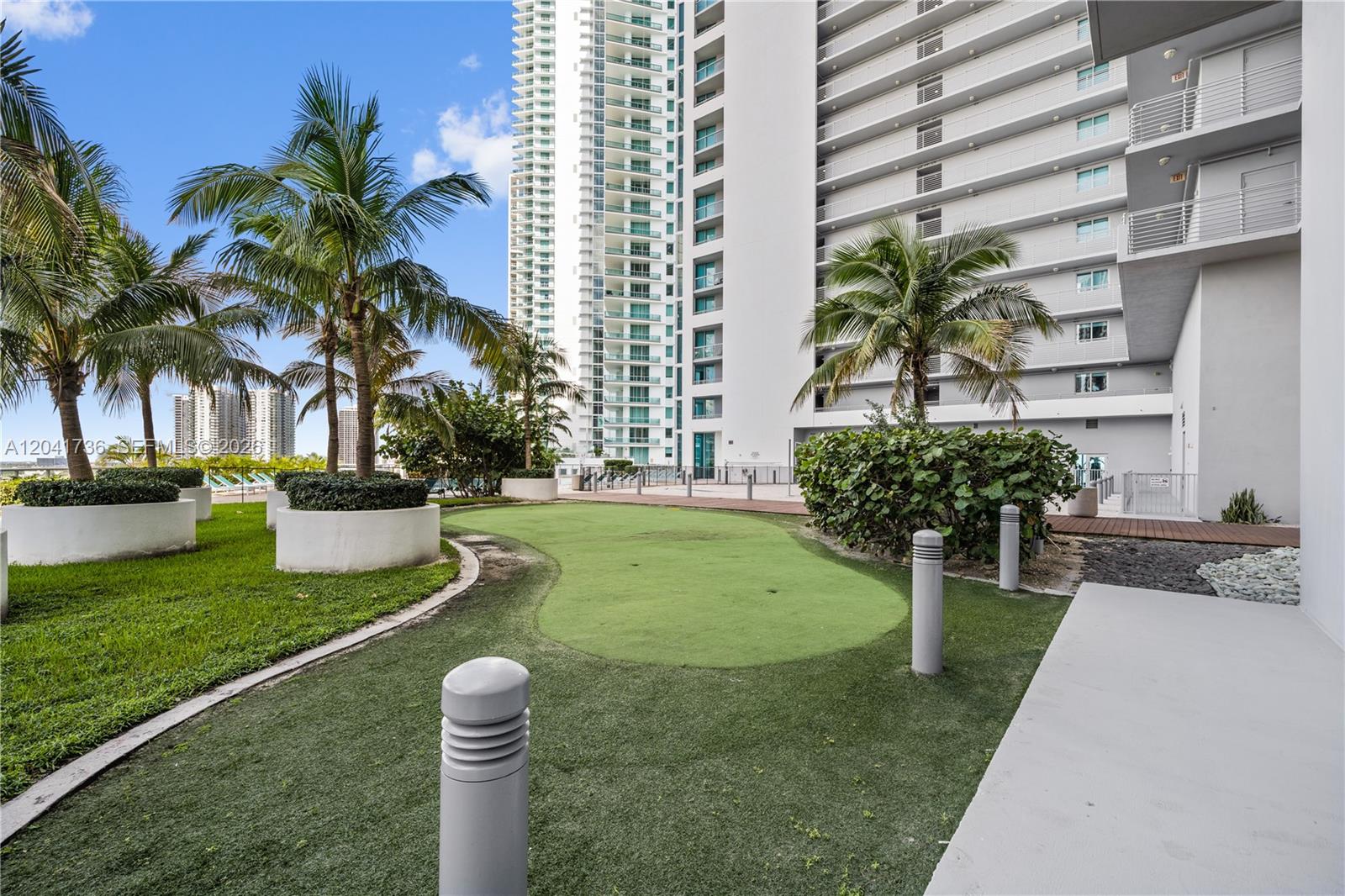 888 Biscayne Blvd # 2101