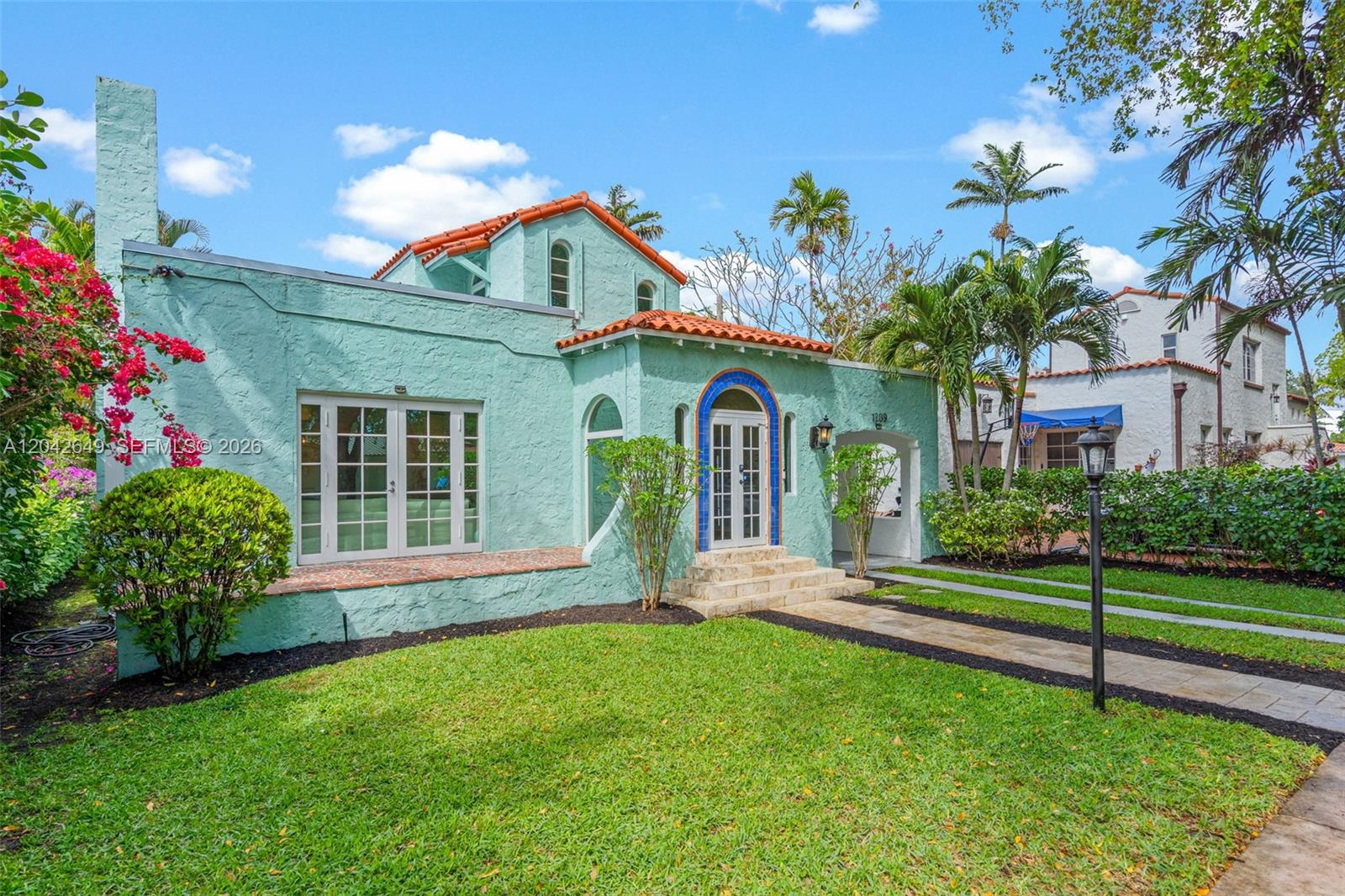 1209 La Mancha Ave