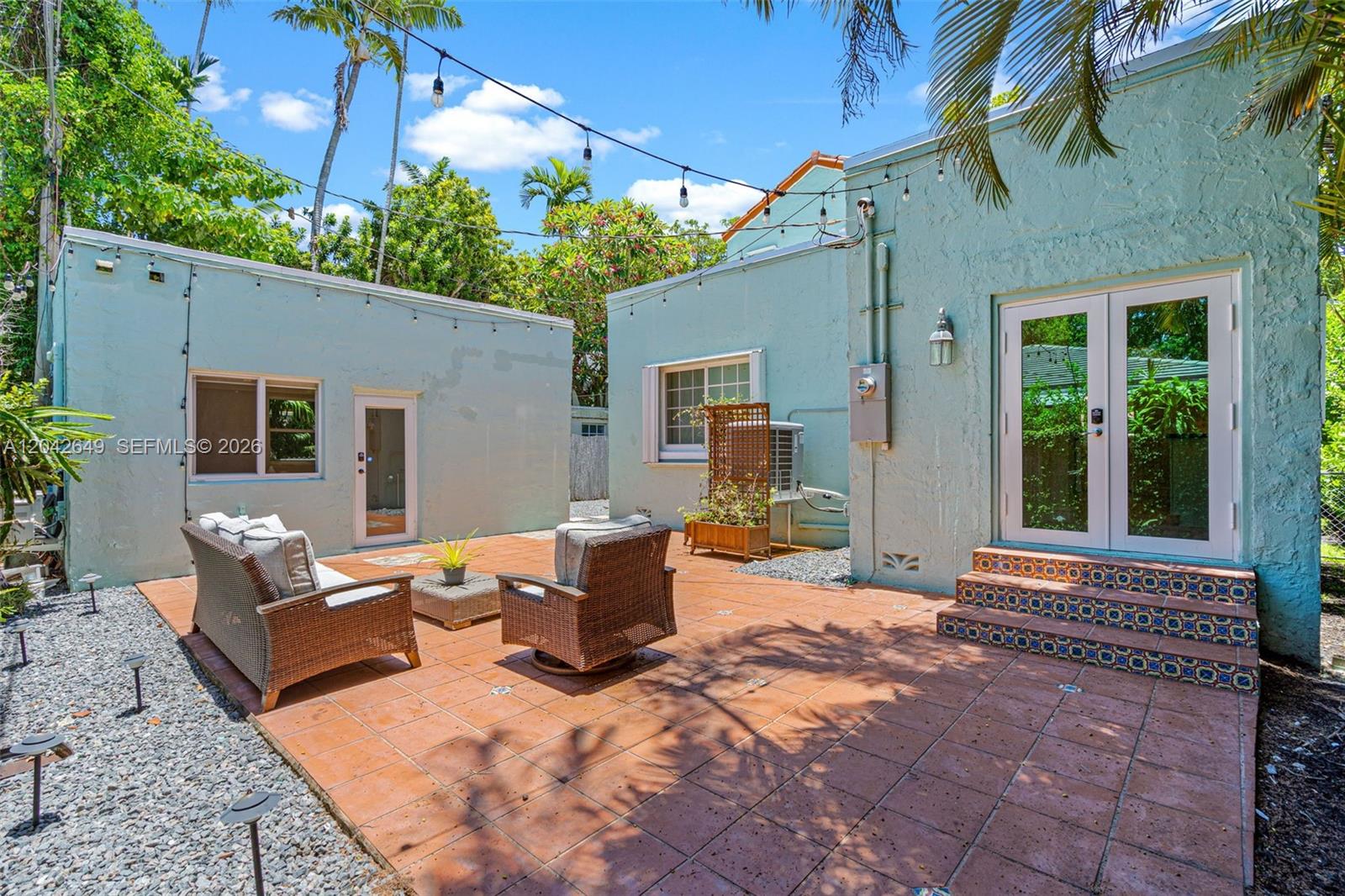 1209 La Mancha Ave