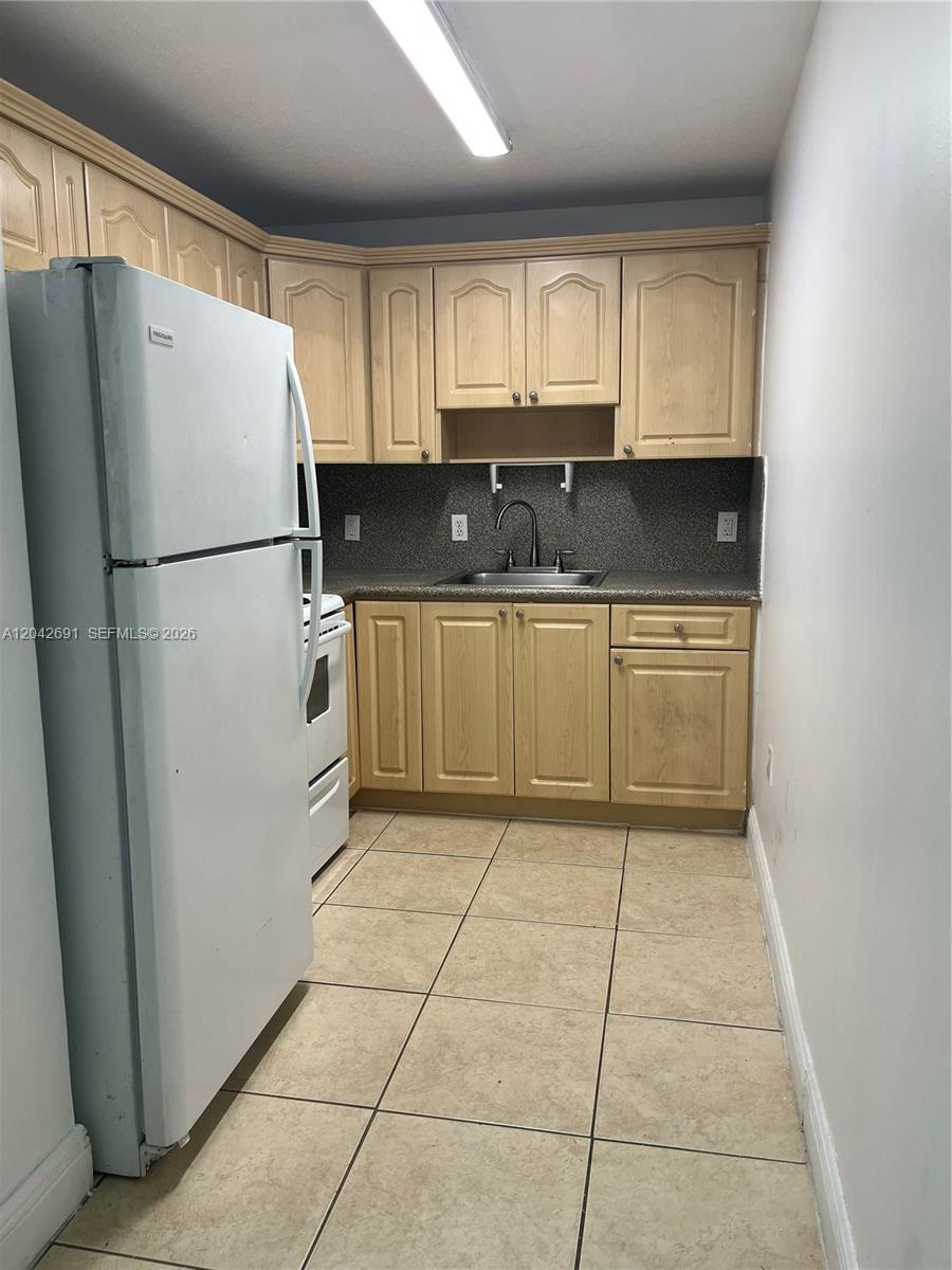 2185 NW 16th Ter # 10