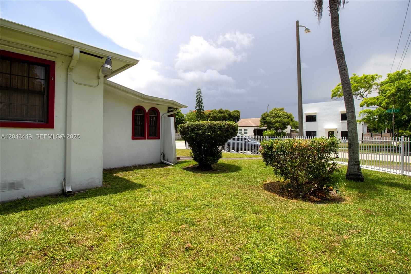 1000 NW 47th St