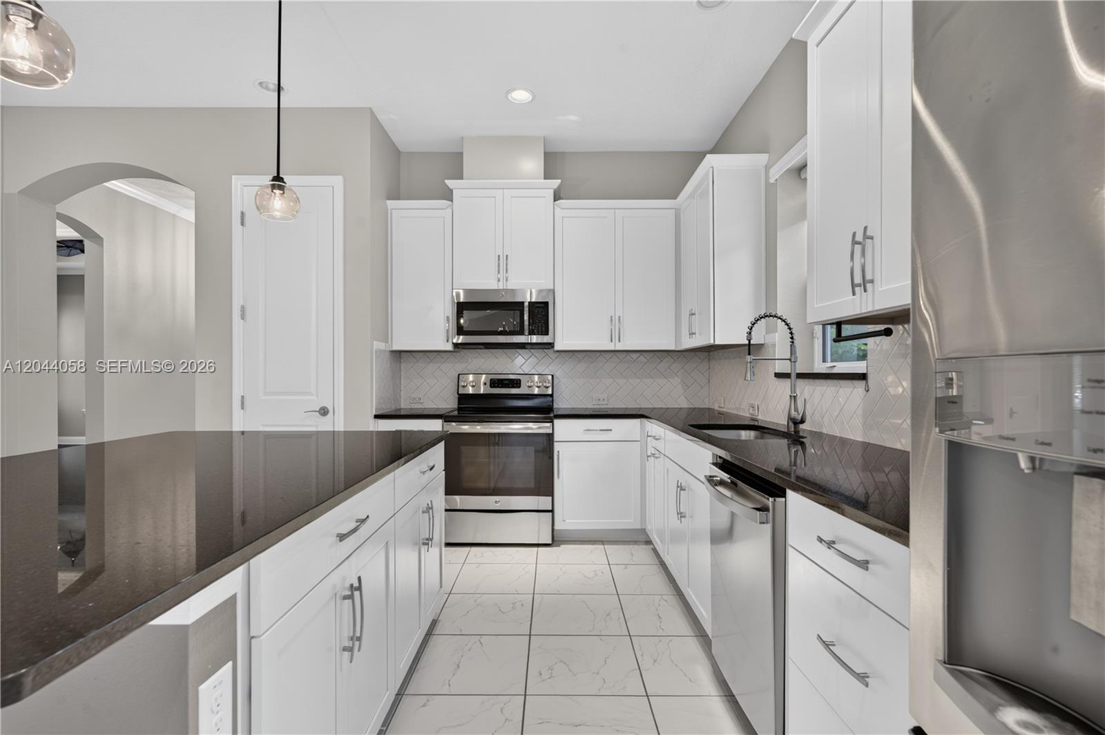 8437 Martinson