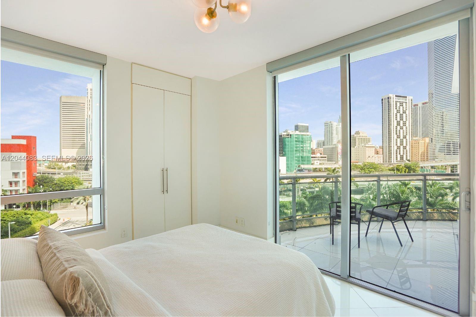 350 S Miami Ave Unit: 713