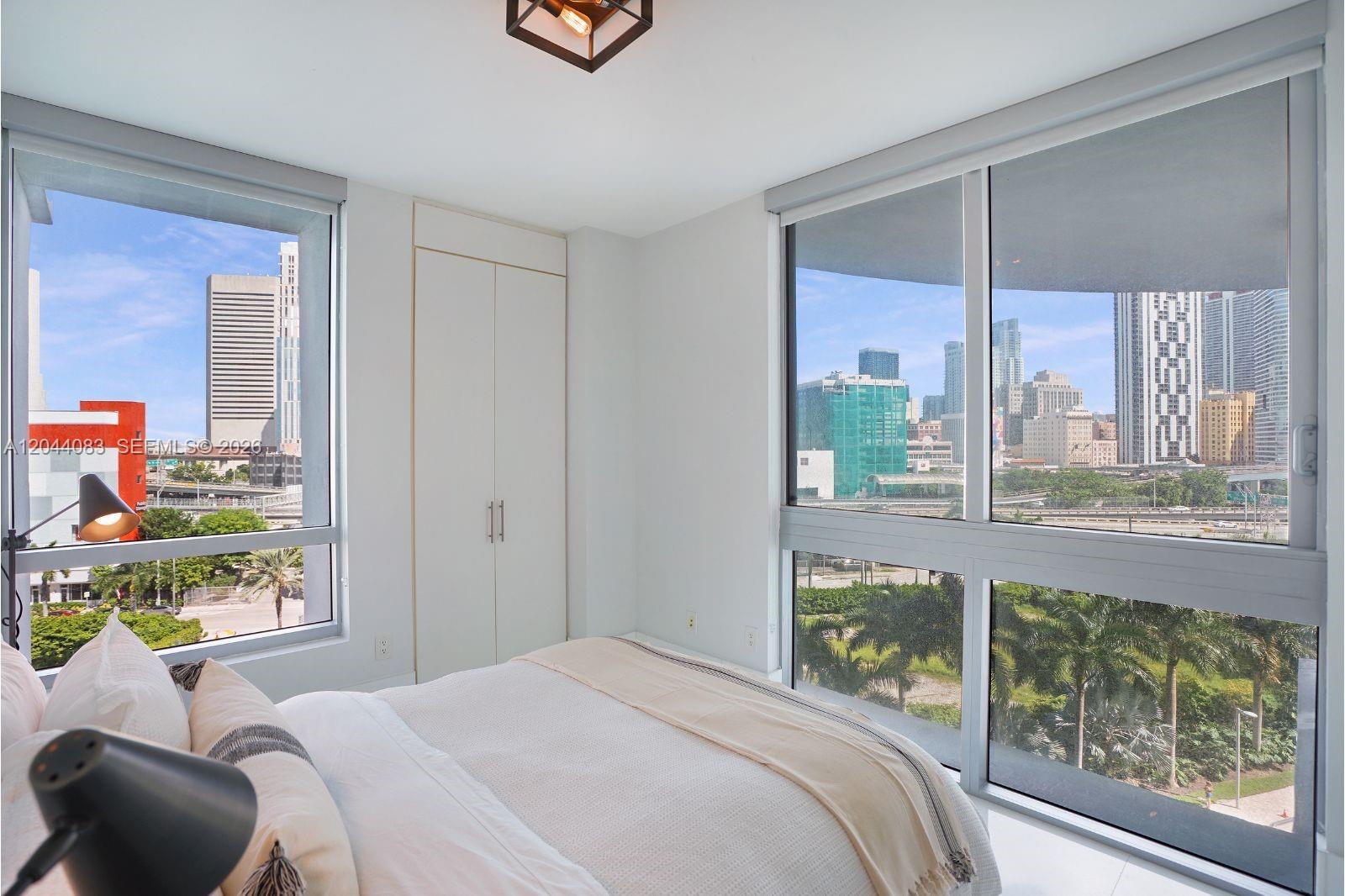 350 S Miami Ave Unit: 713