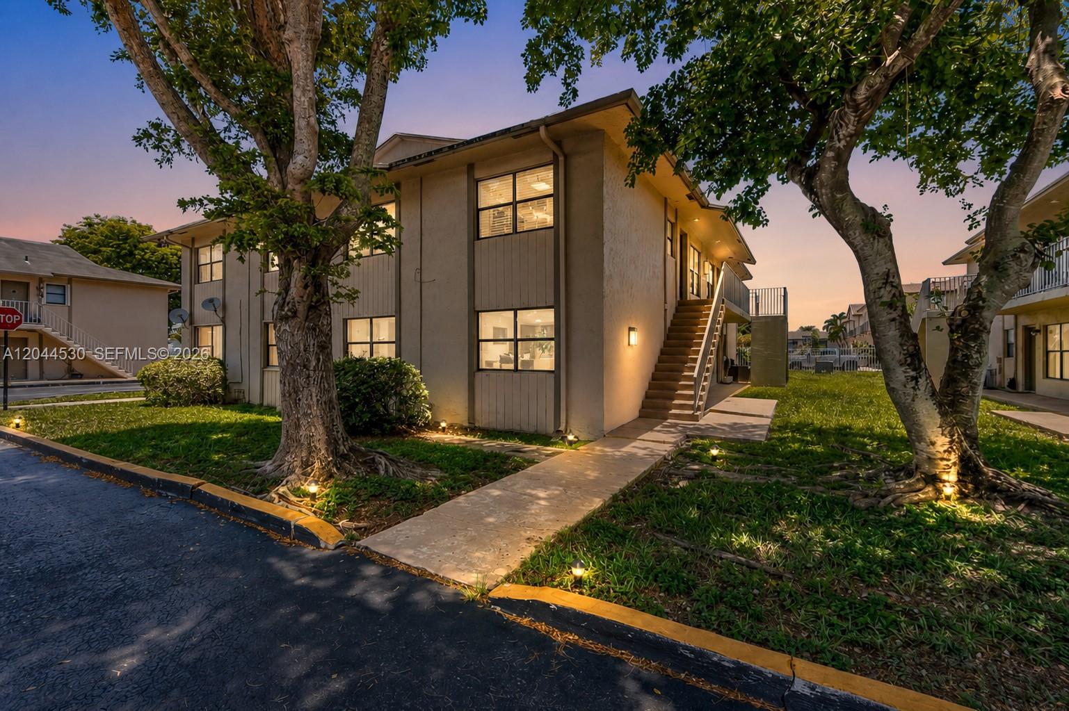 15350 SW 72nd St # 24 Unit: 24-24