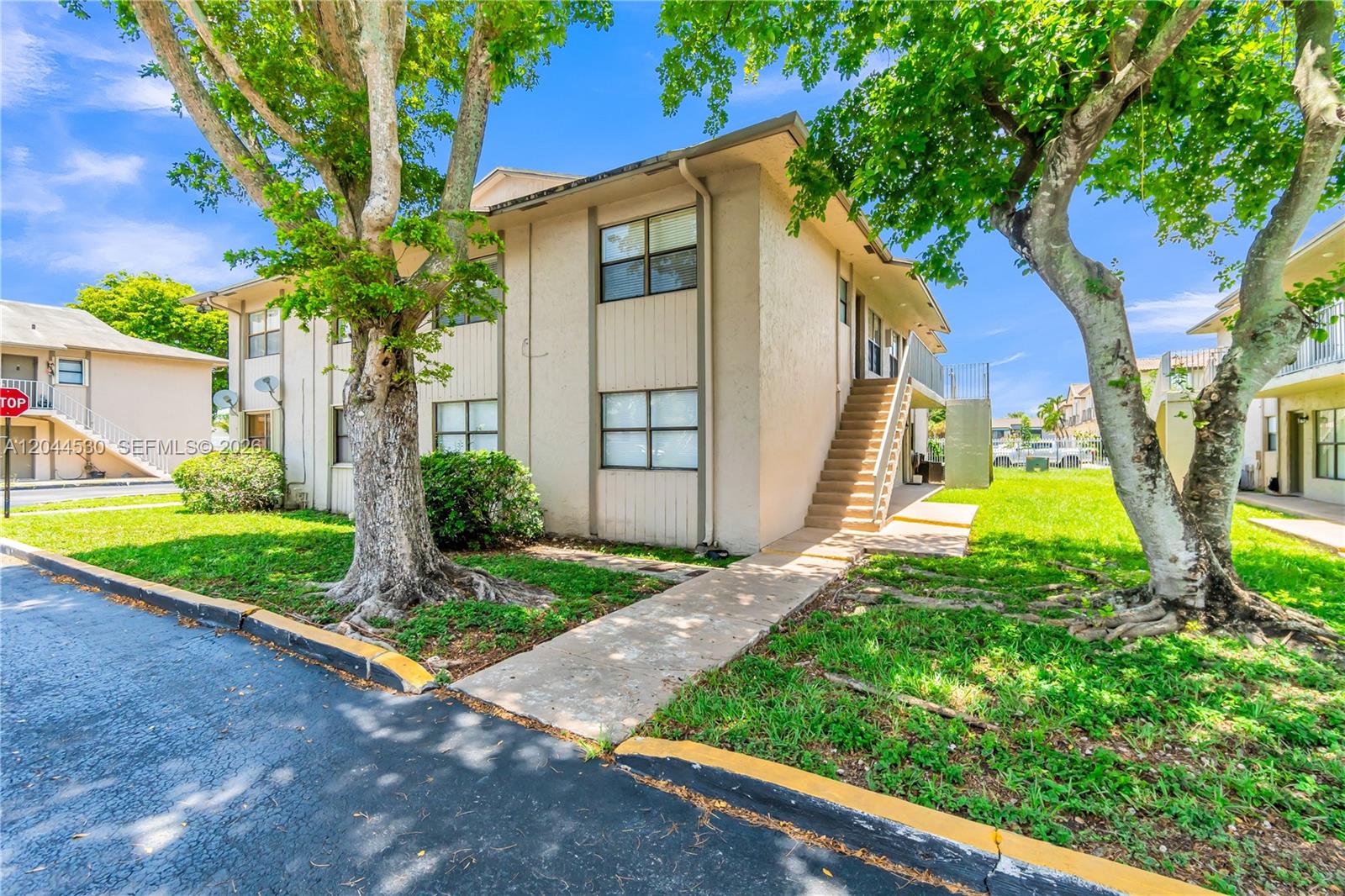 15350 SW 72nd St # 24 Unit: 24-24