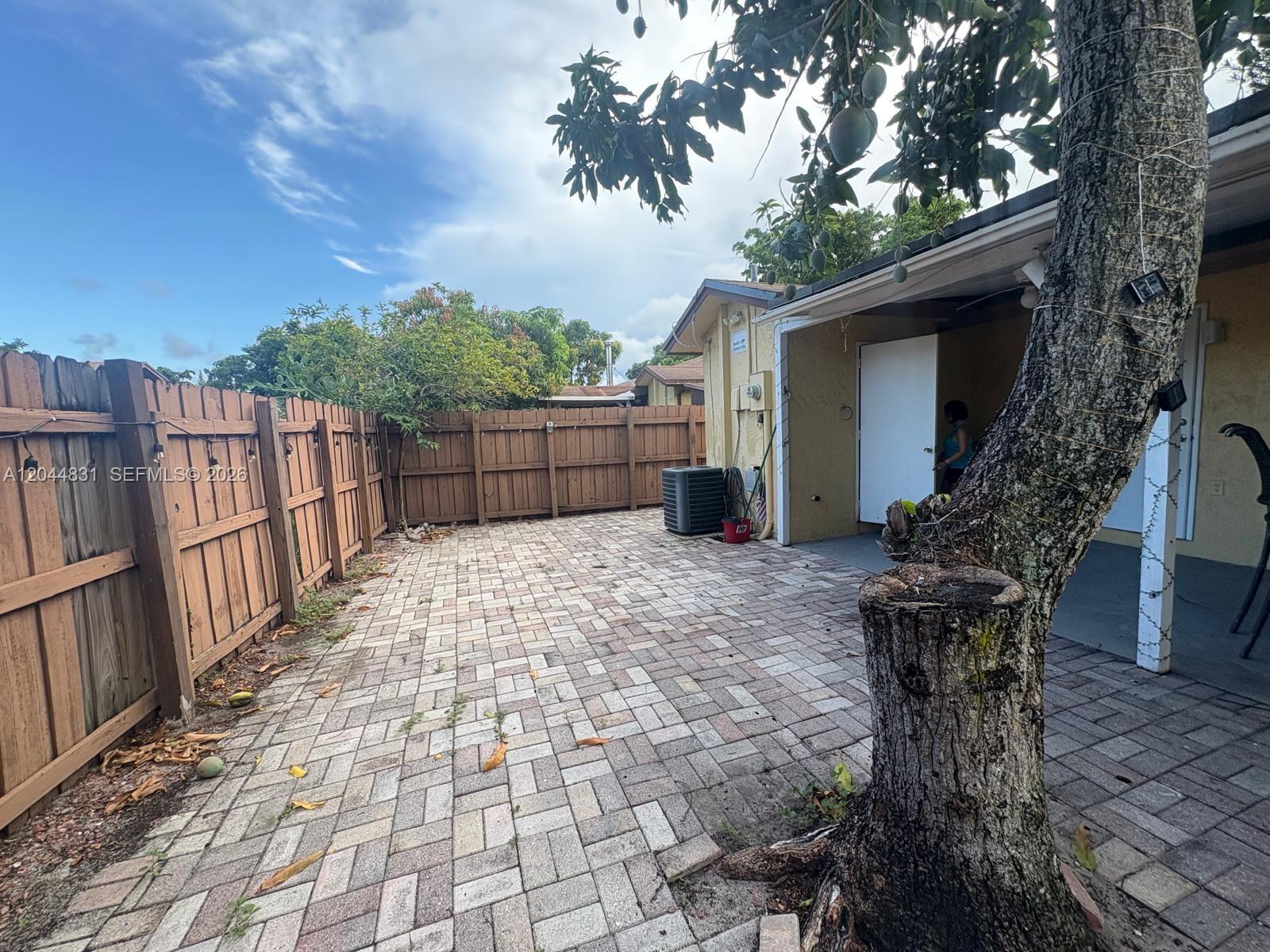 4402 NW 5th Ave # 4402