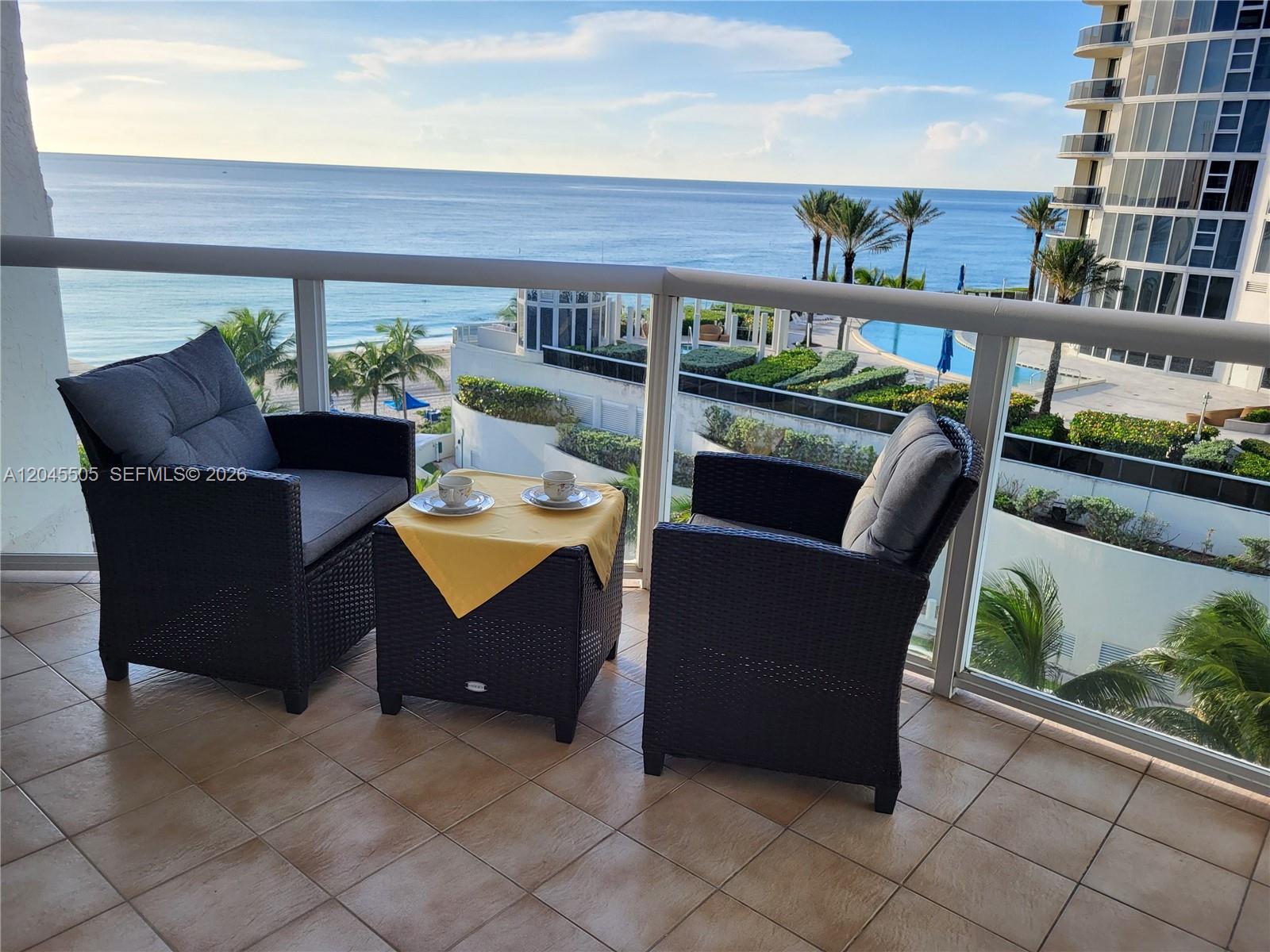 17275 Collins Ave # 804