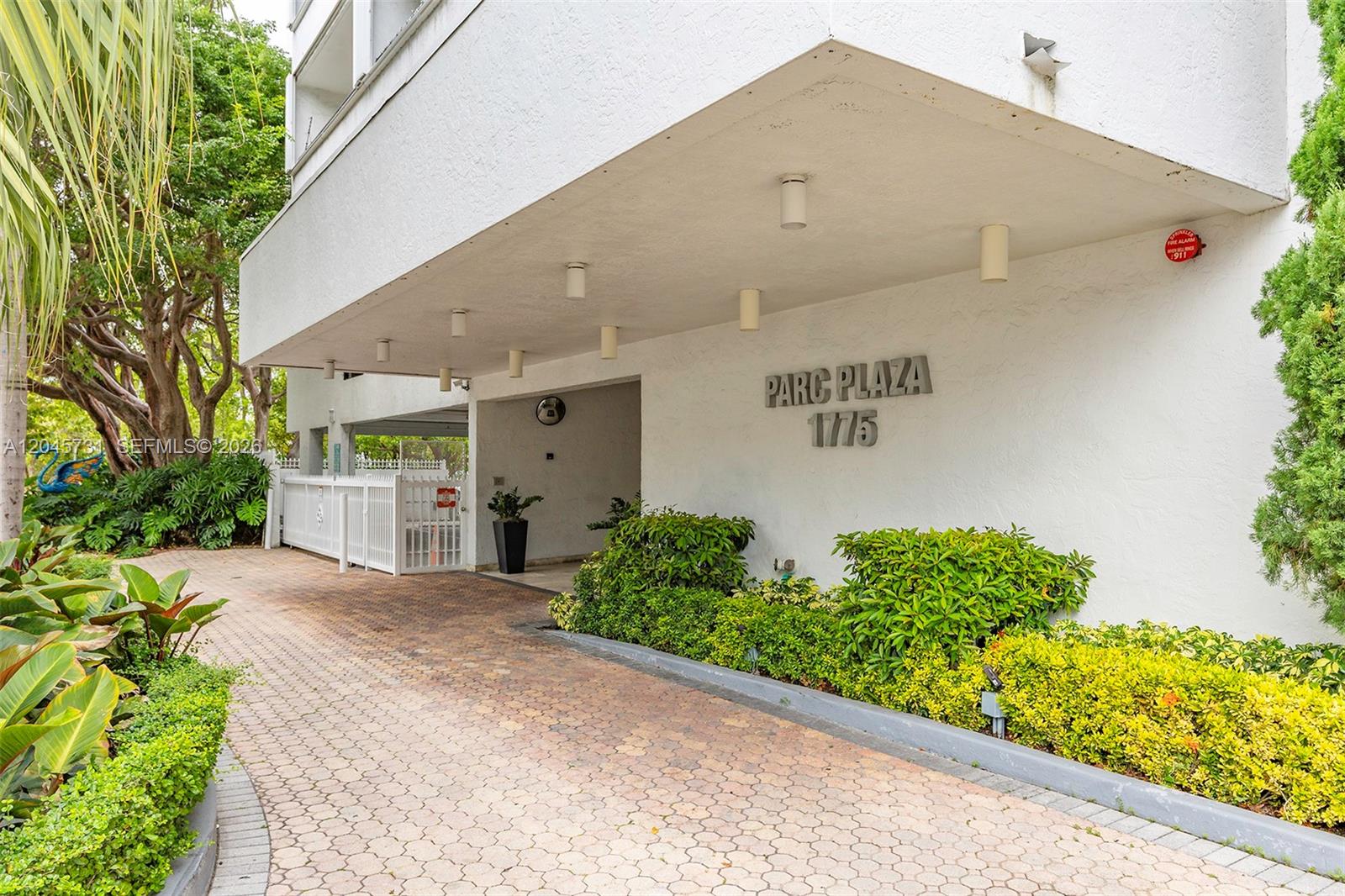 1775 Washington Ave # 14F