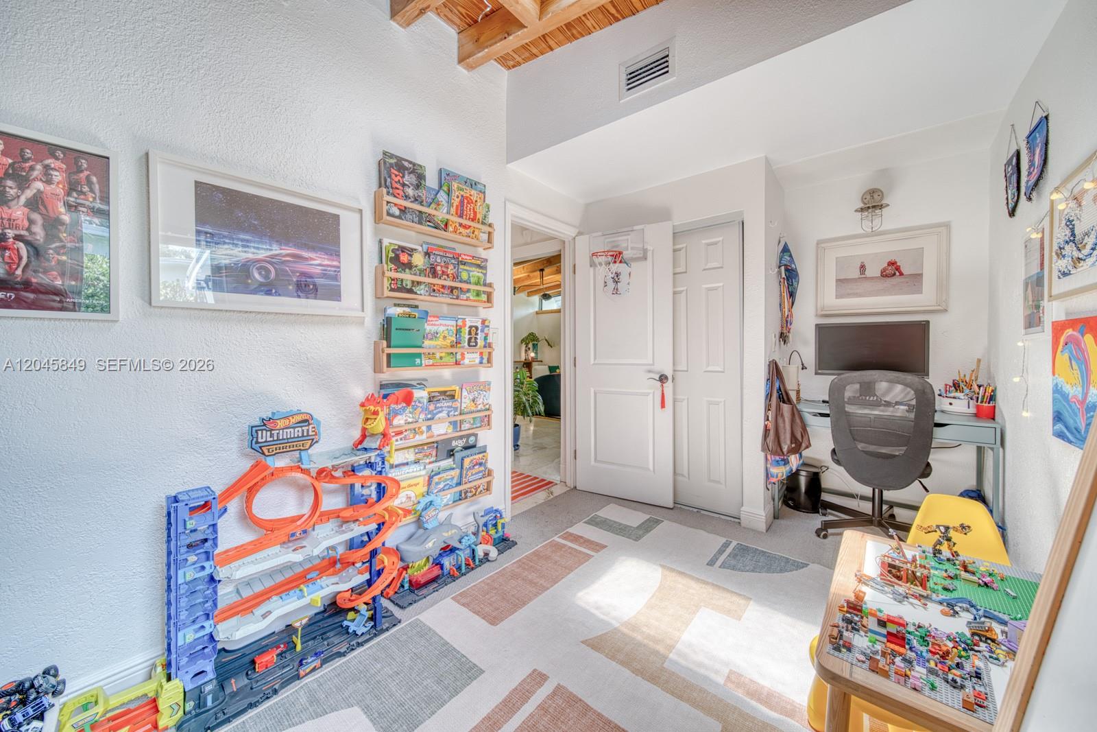 7055 SW 84th Ave