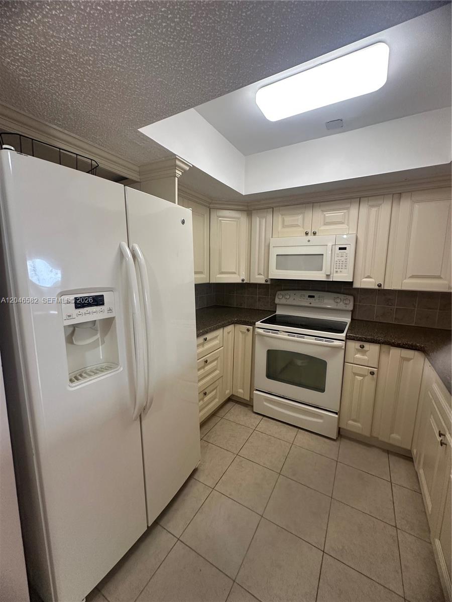 9500 SW 3rd St # 254