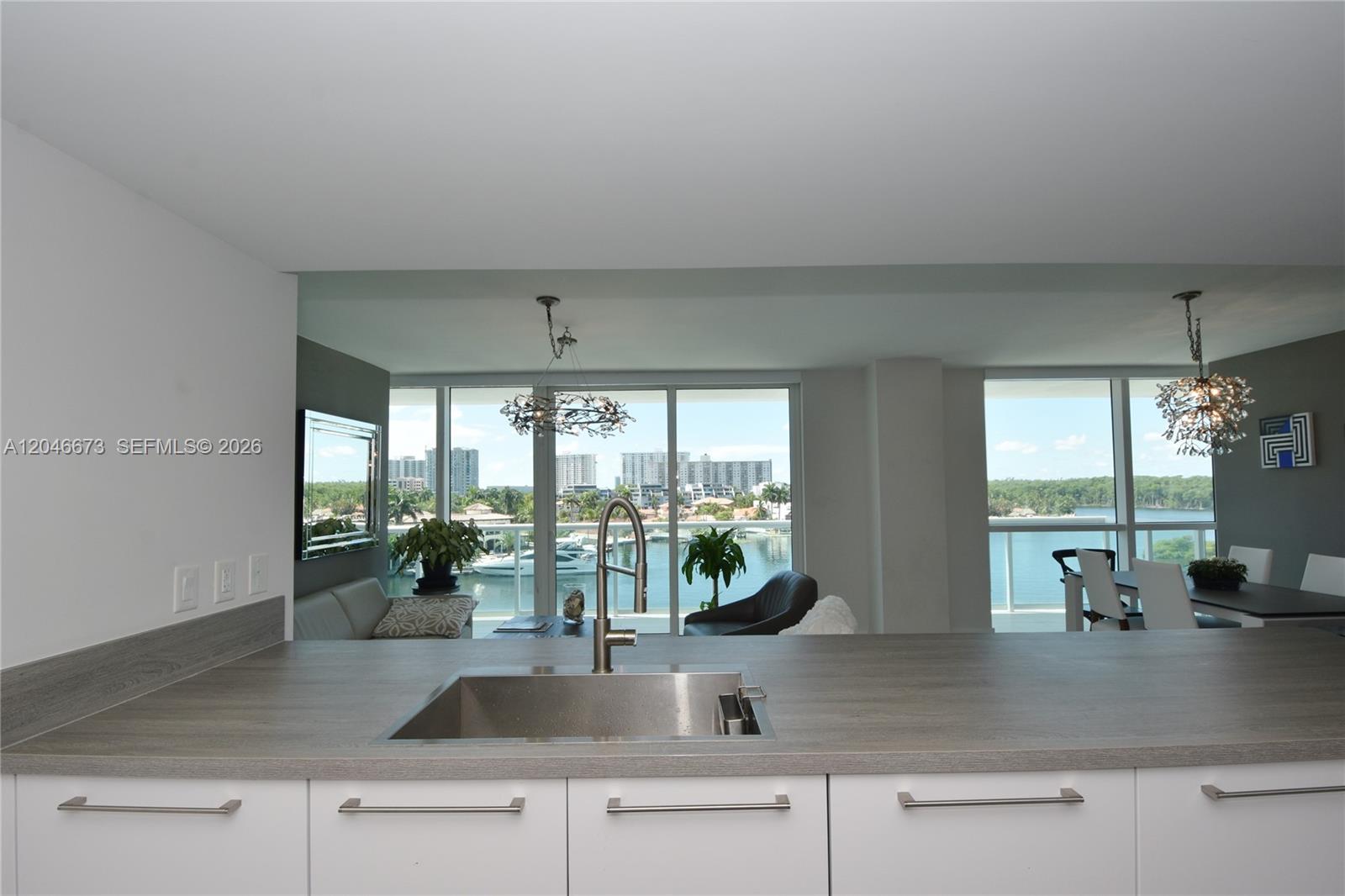 400 Sunny Isles Blvd # 521