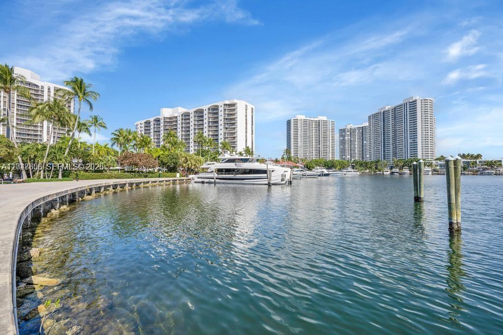 3640 Yacht Club Dr # 1903
