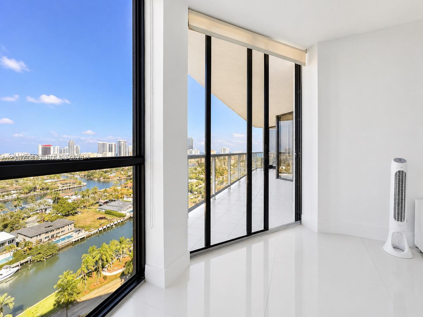 3640 Yacht Club Dr # 1903