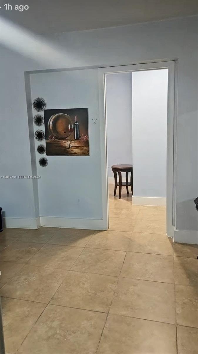 965 NE 146th St Unit: Side Room