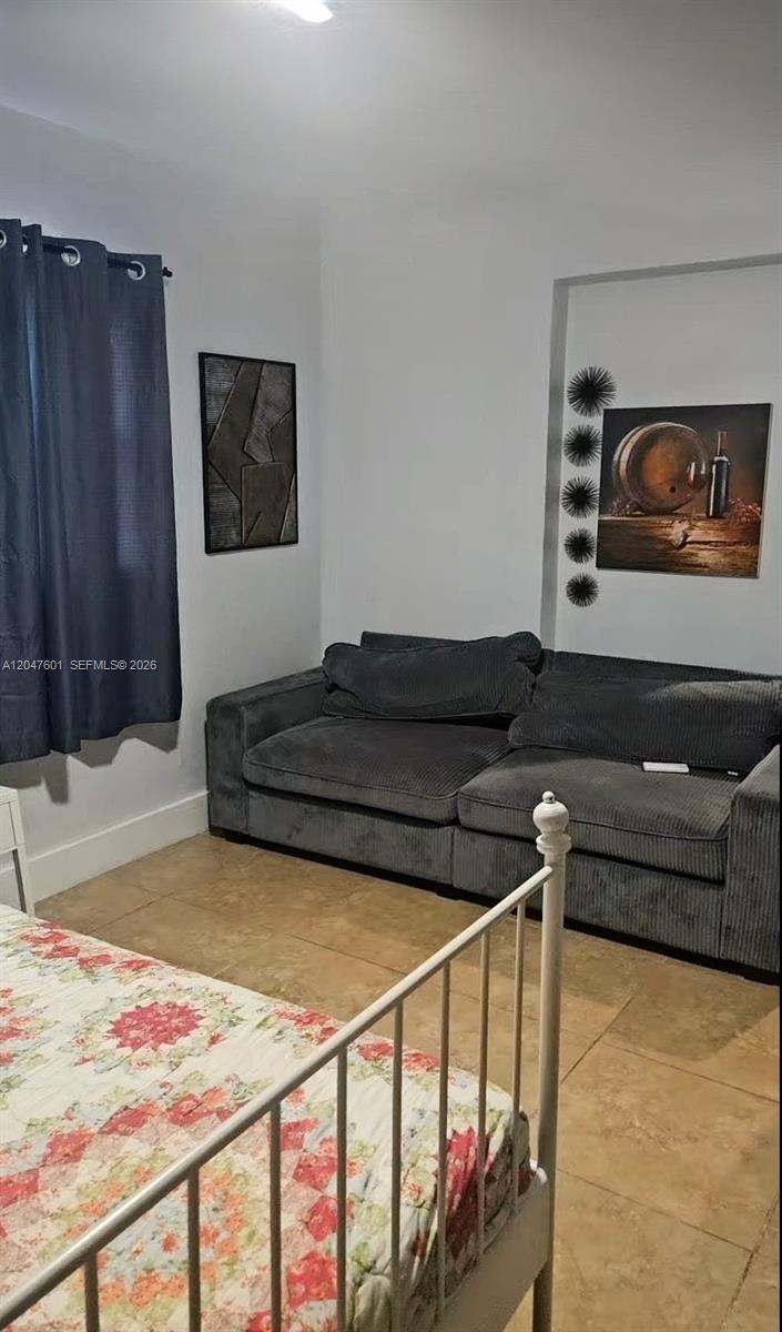 965 NE 146th St Unit: Side Room