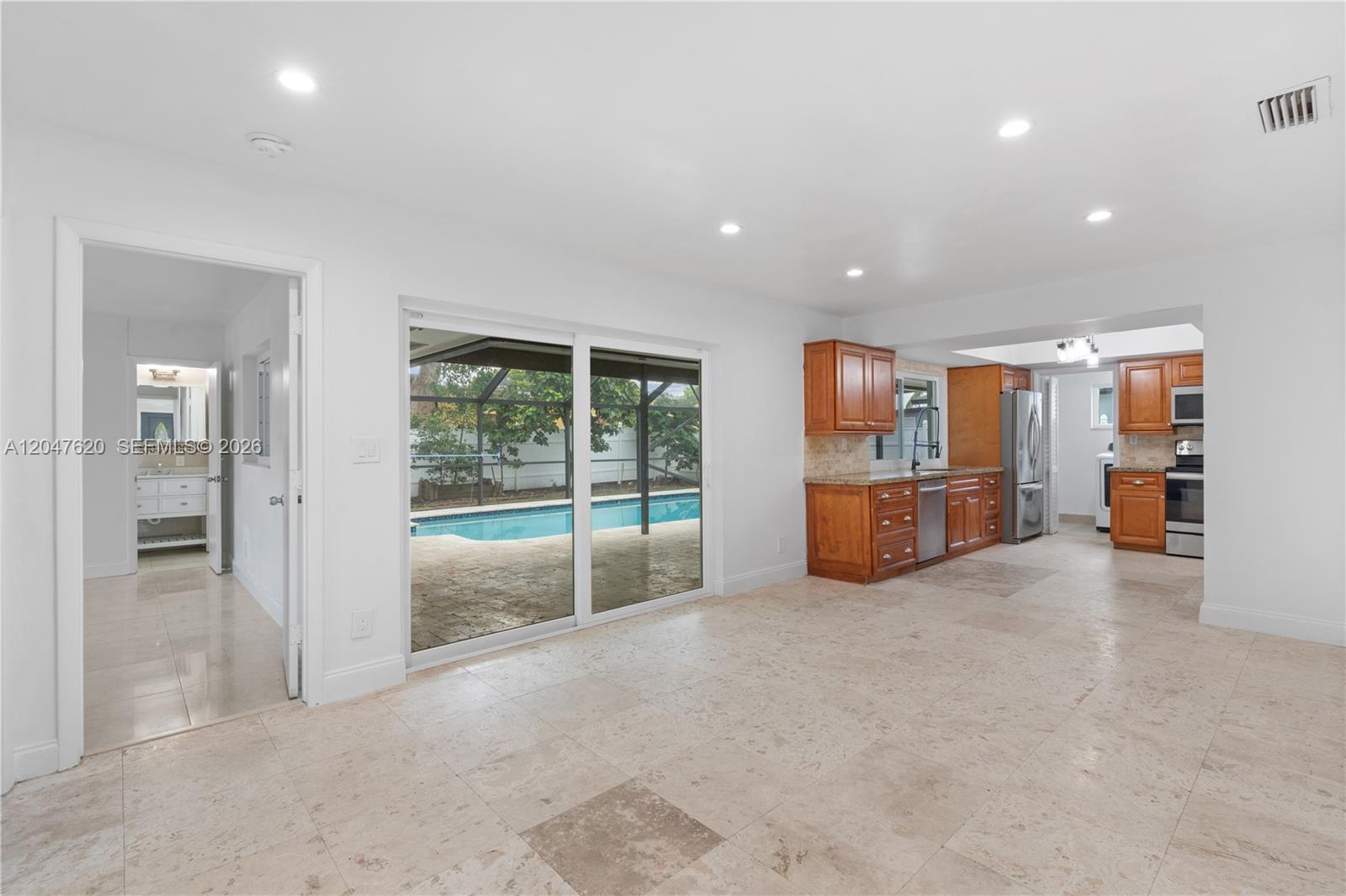 9110 NW 18th Ct