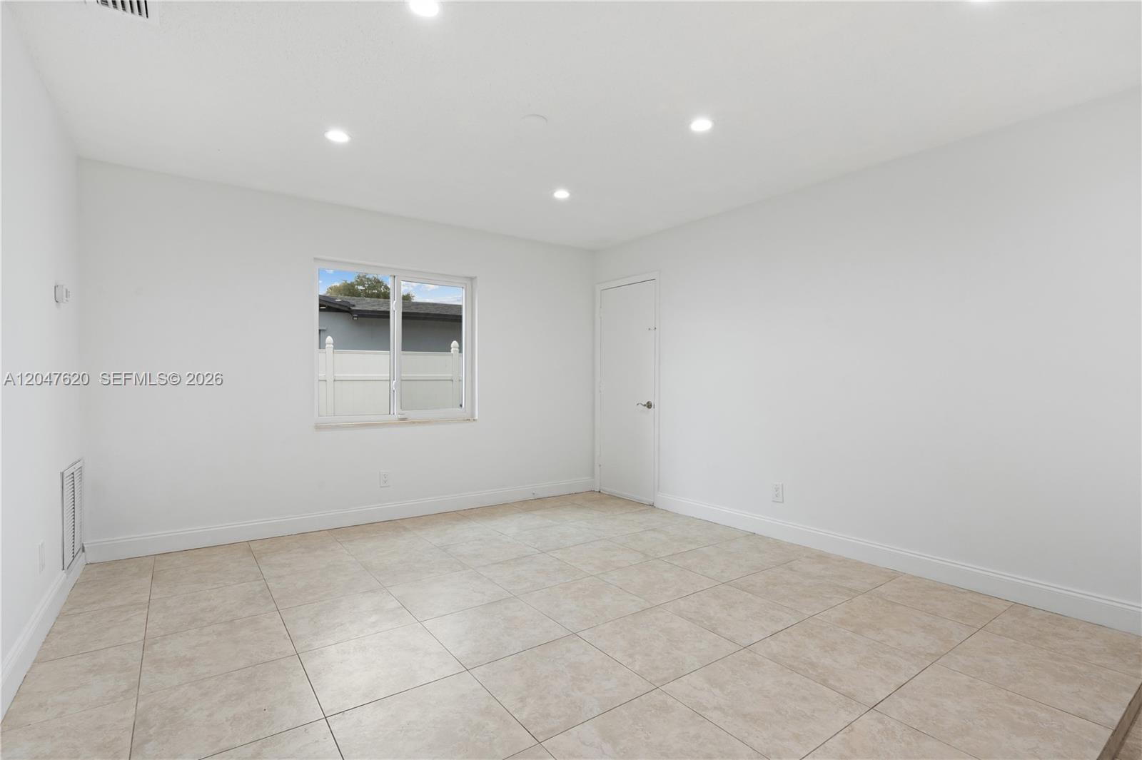 9110 NW 18th Ct