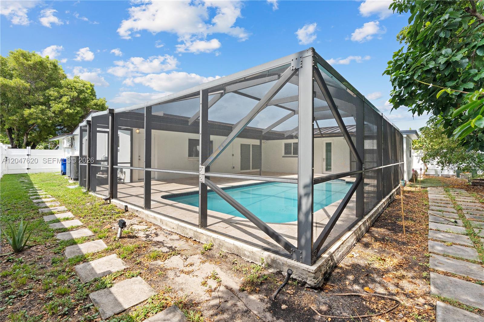 9110 NW 18th Ct
