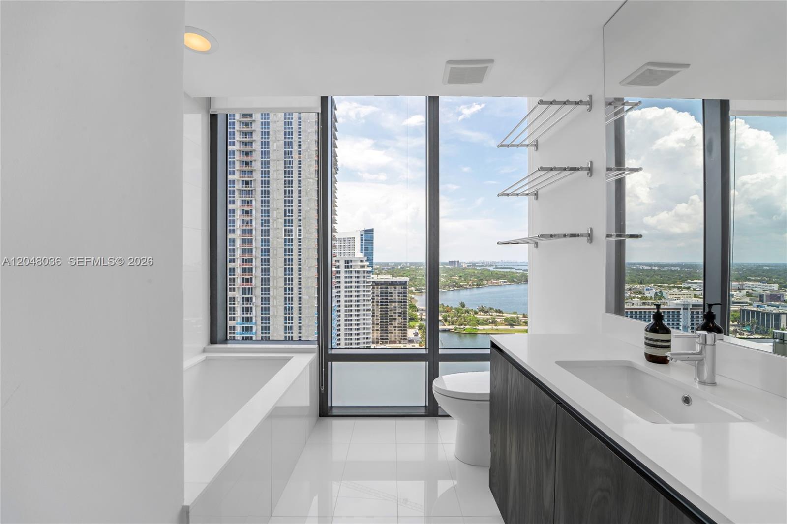3131 NE 7th Ave # 2706