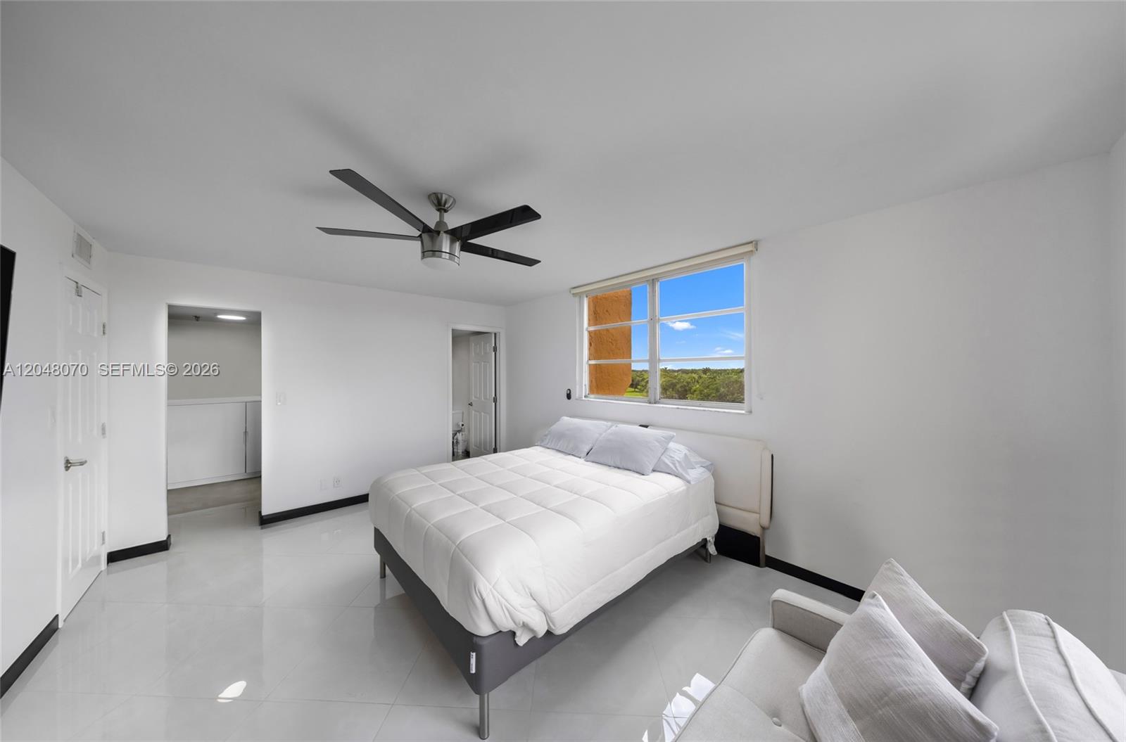 3001 W Rolling Hills Cir # 610