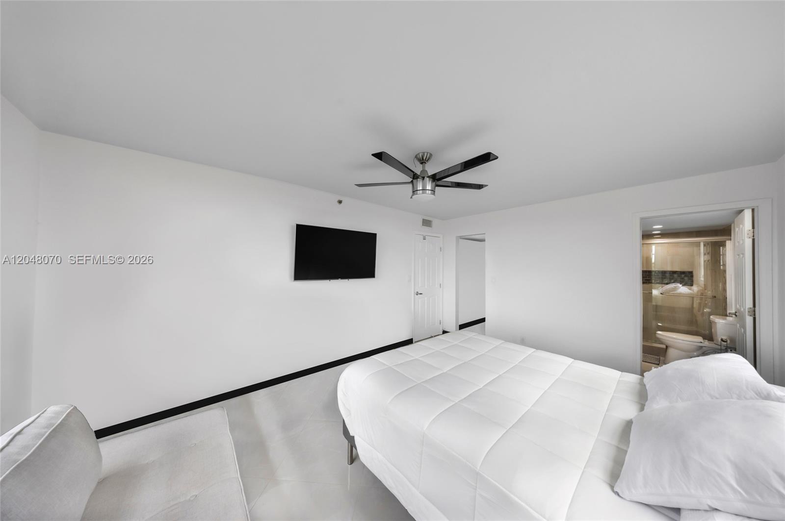 3001 W Rolling Hills Cir # 610