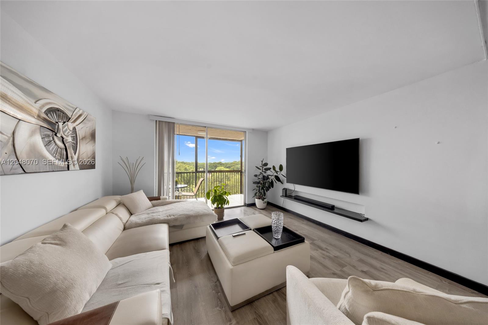 3001 W Rolling Hills Cir # 610