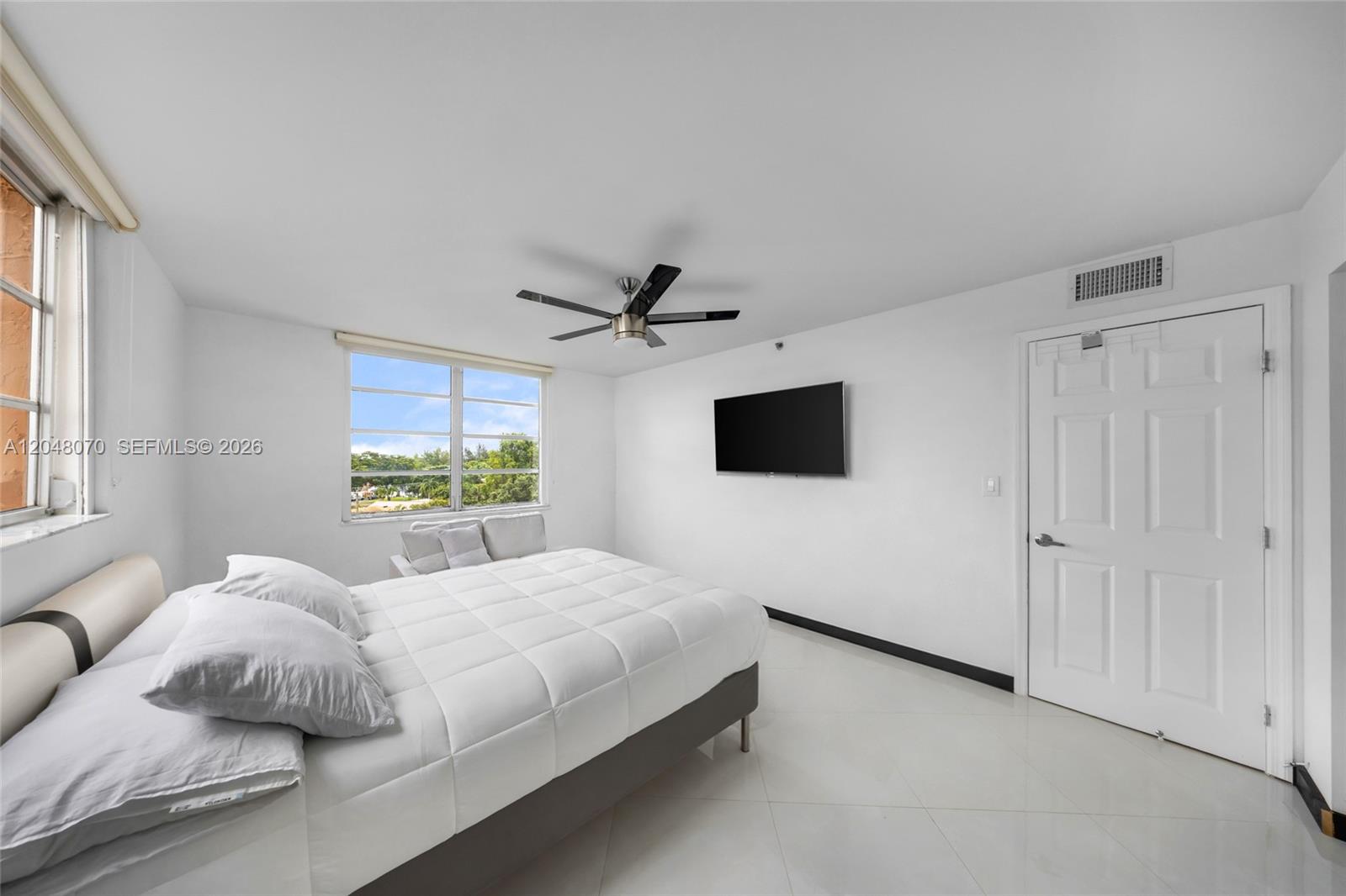 3001 W Rolling Hills Cir # 610