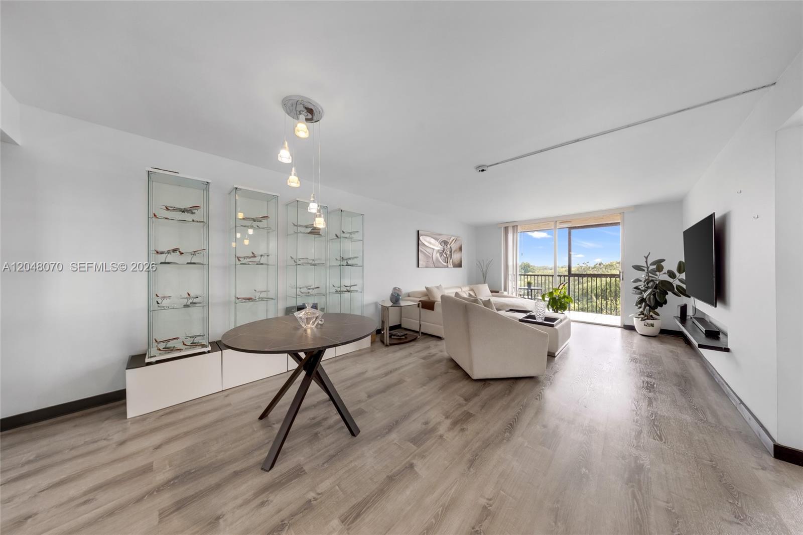 3001 W Rolling Hills Cir # 610