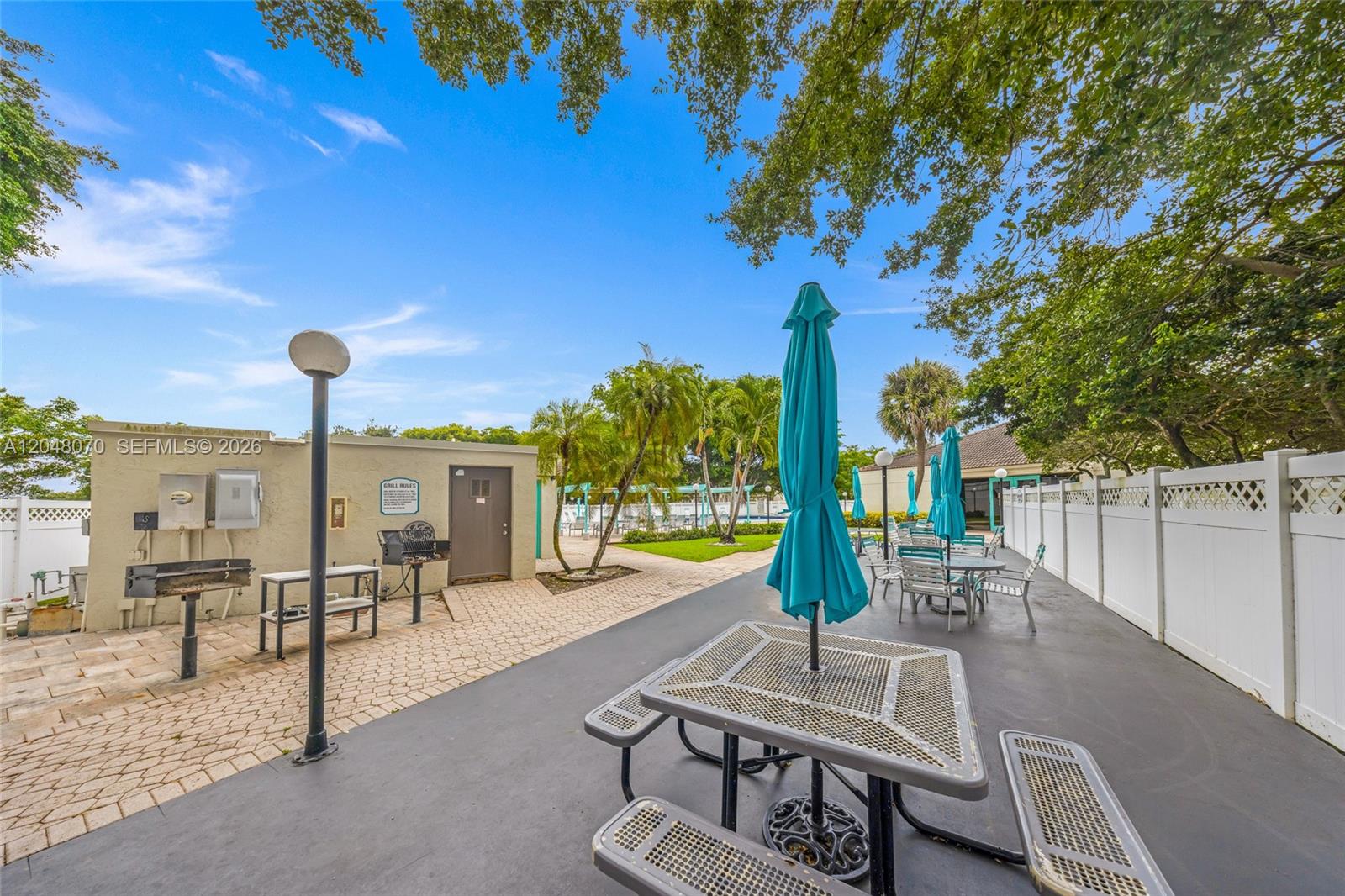 3001 W Rolling Hills Cir # 610