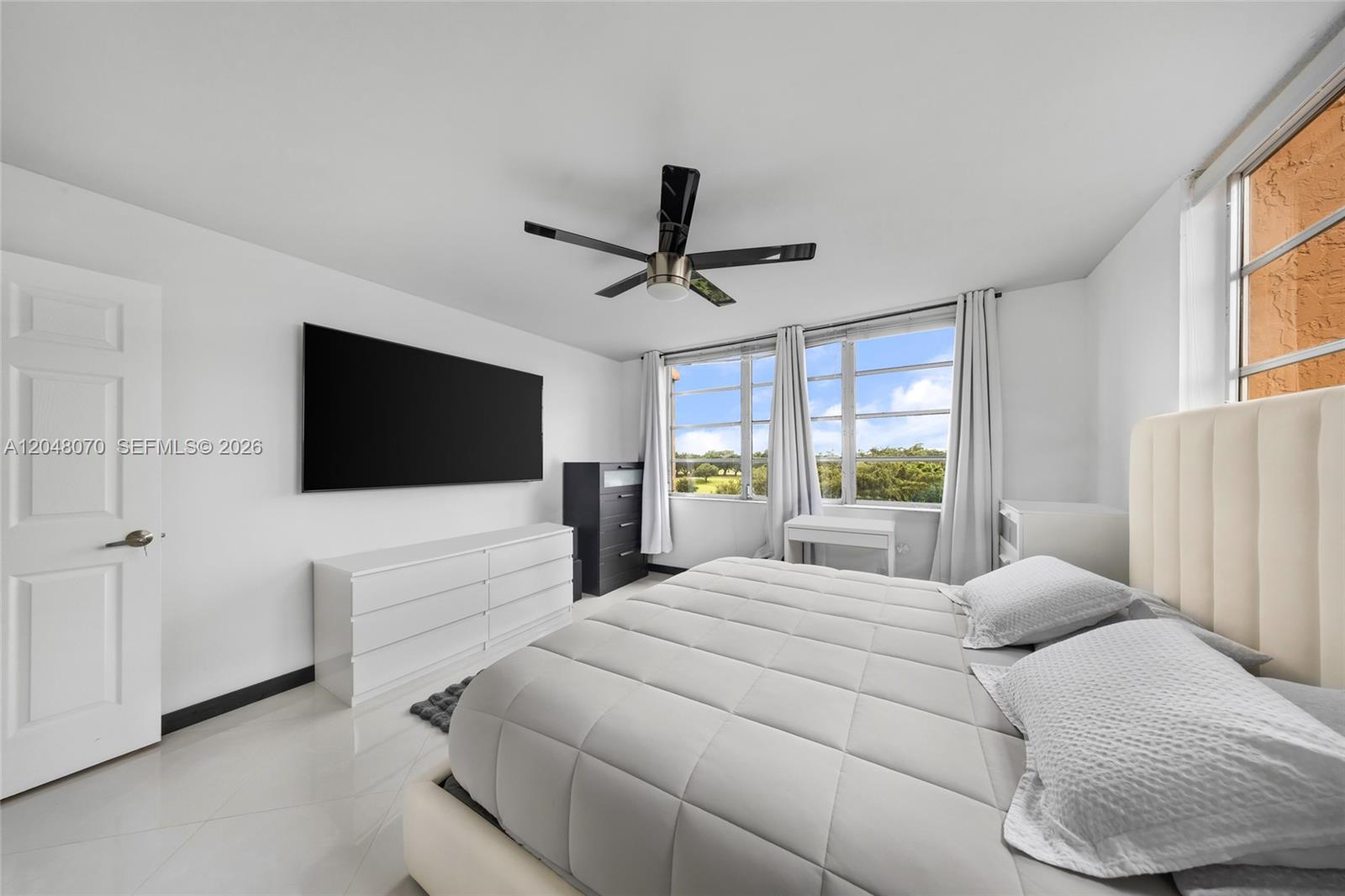 3001 W Rolling Hills Cir # 610