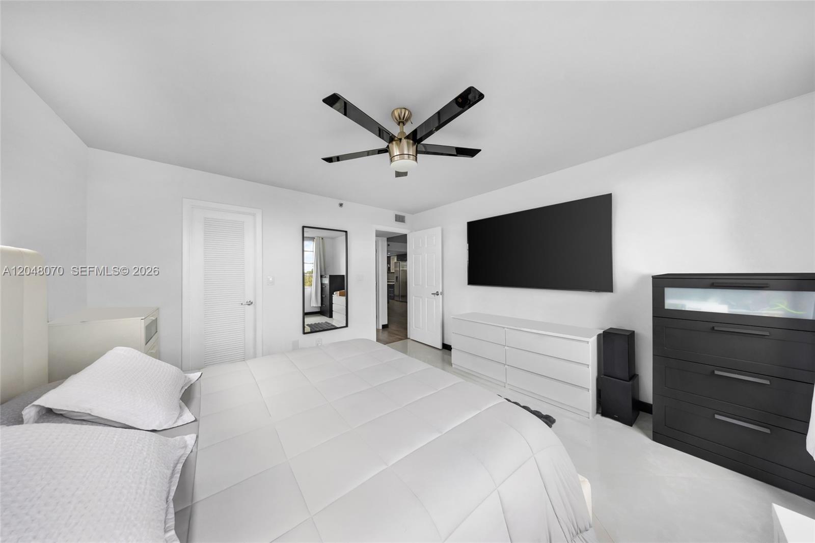 3001 W Rolling Hills Cir # 610