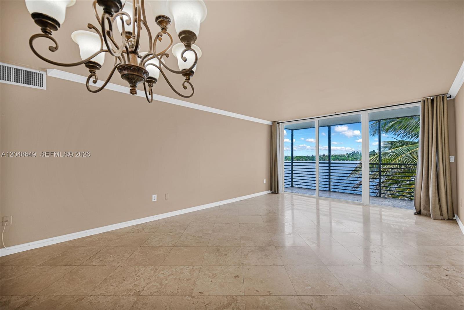 1075 NE Miami Gardens Dr Unit: 306