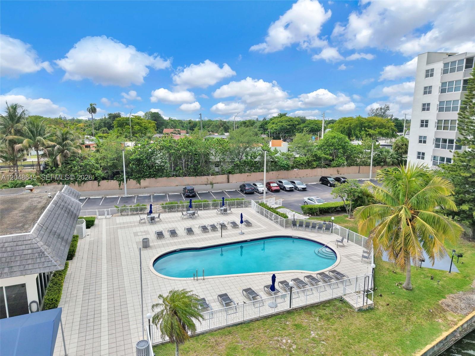 1075 NE Miami Gardens Dr Unit: 306
