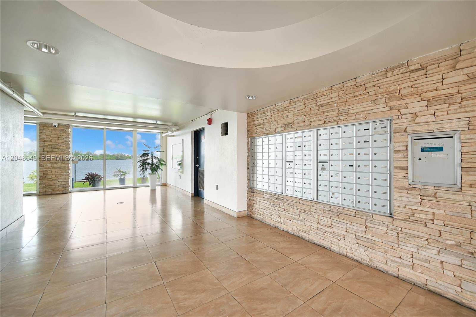 1075 NE Miami Gardens Dr Unit: 306