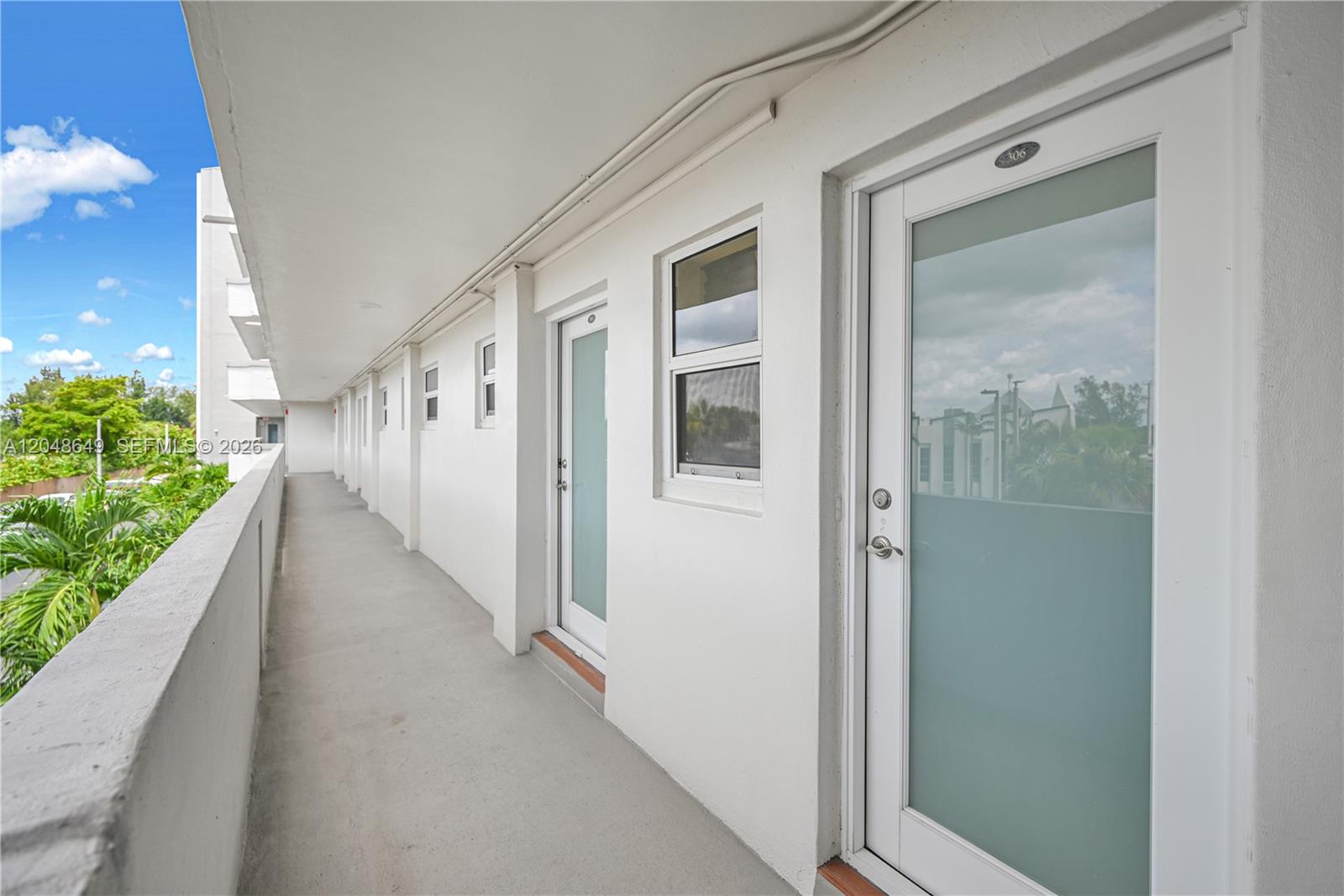 1075 NE Miami Gardens Dr Unit: 306