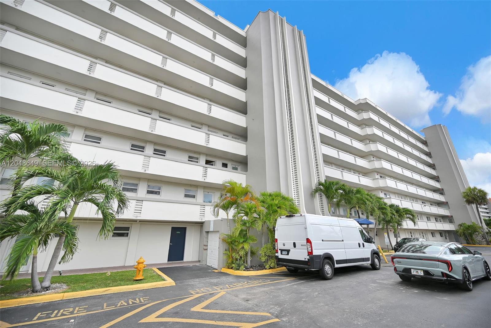 1075 NE Miami Gardens Dr Unit: 306
